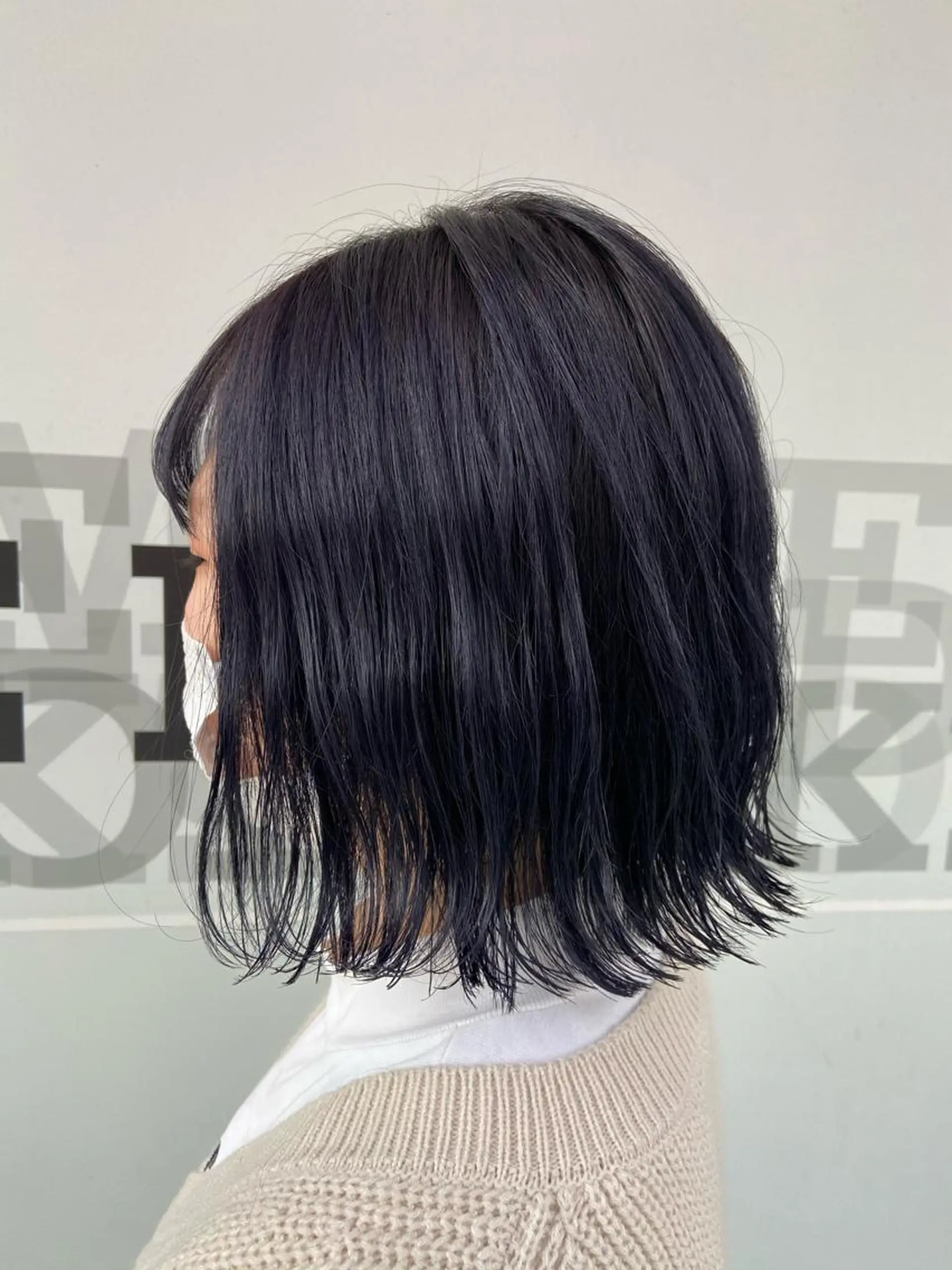 ミディアム カラー ブルーカラー ブルーバイオレット 透明感カラー バイオレットカラー カット ヘアカラー トリートメント Amour なぐらのヘアスタイル