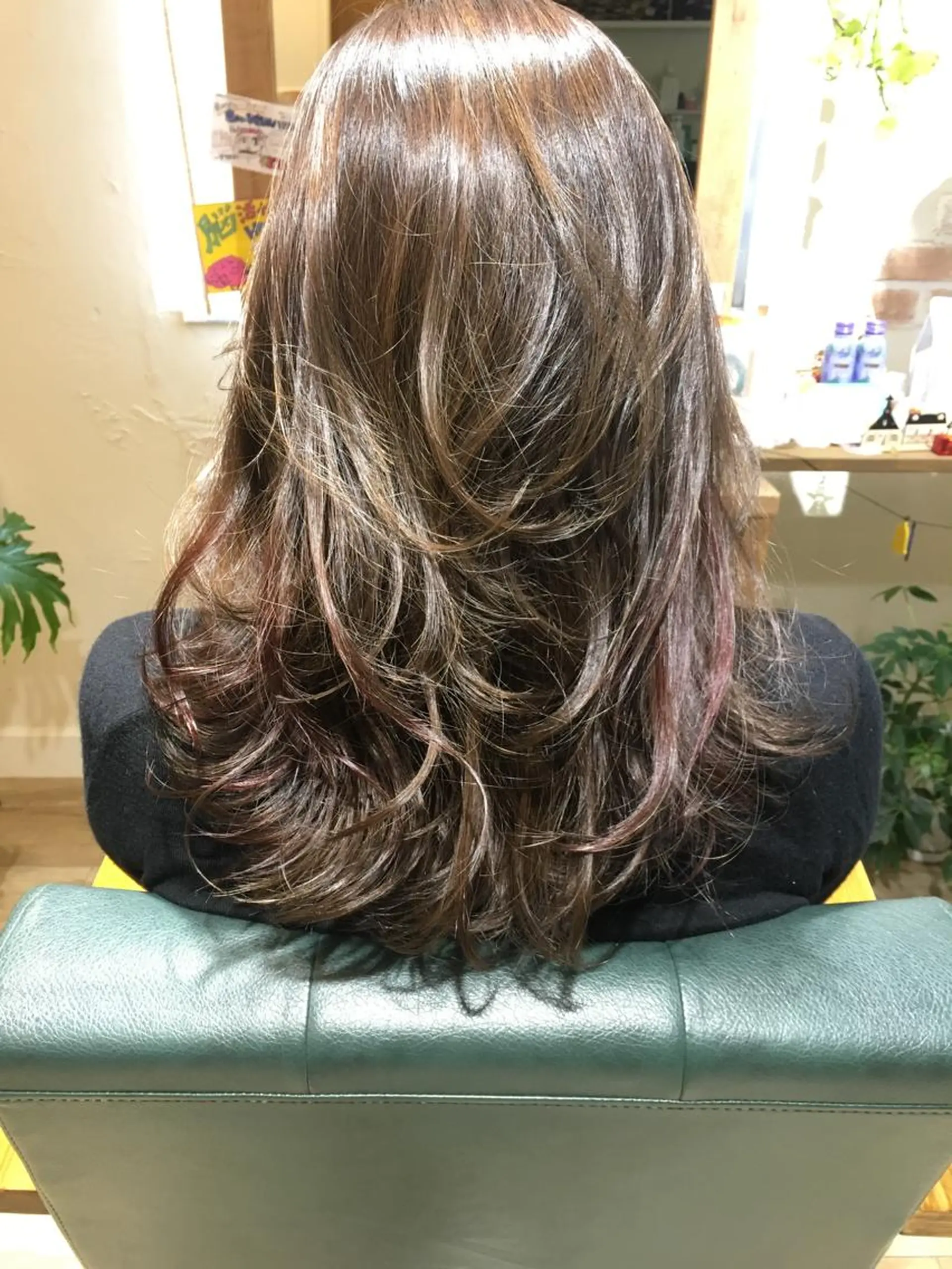 ミディアム アッシュ アッシュグレー カット ヘアカラー 高橋 葵のヘアスタイル