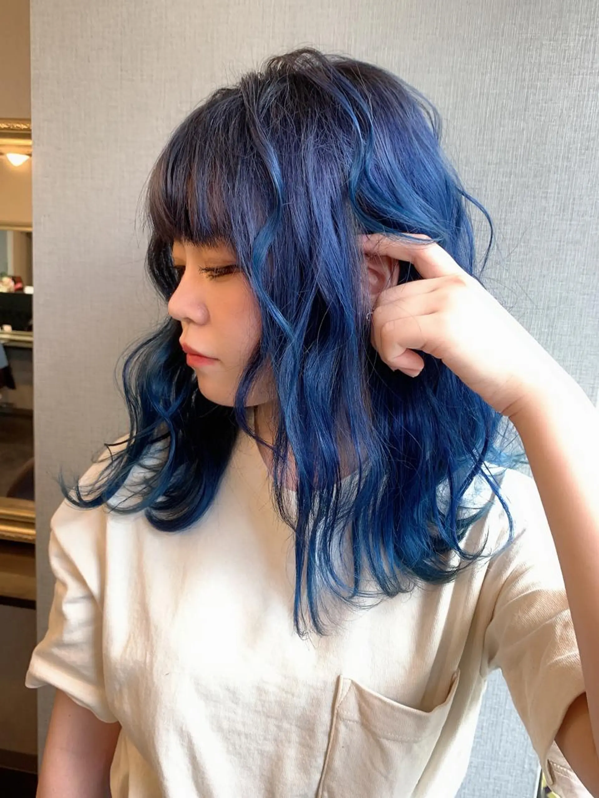 ロング アッシュ ハイライト レイヤーカット ヘアカラー トリートメント Selene hair OSAKAのヘアスタイル