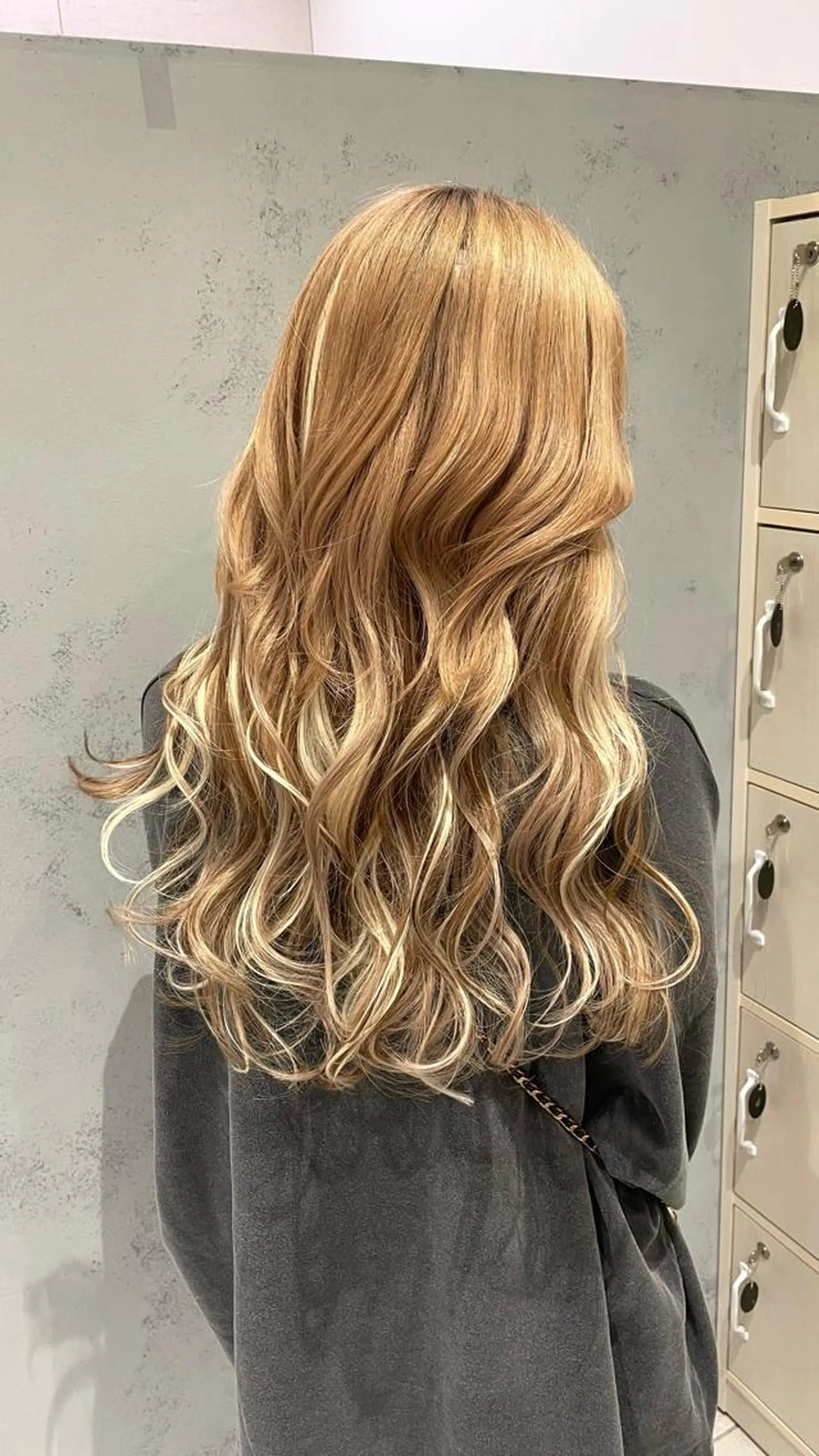 ロング エクステ 苗村 梨愛のヘアスタイル