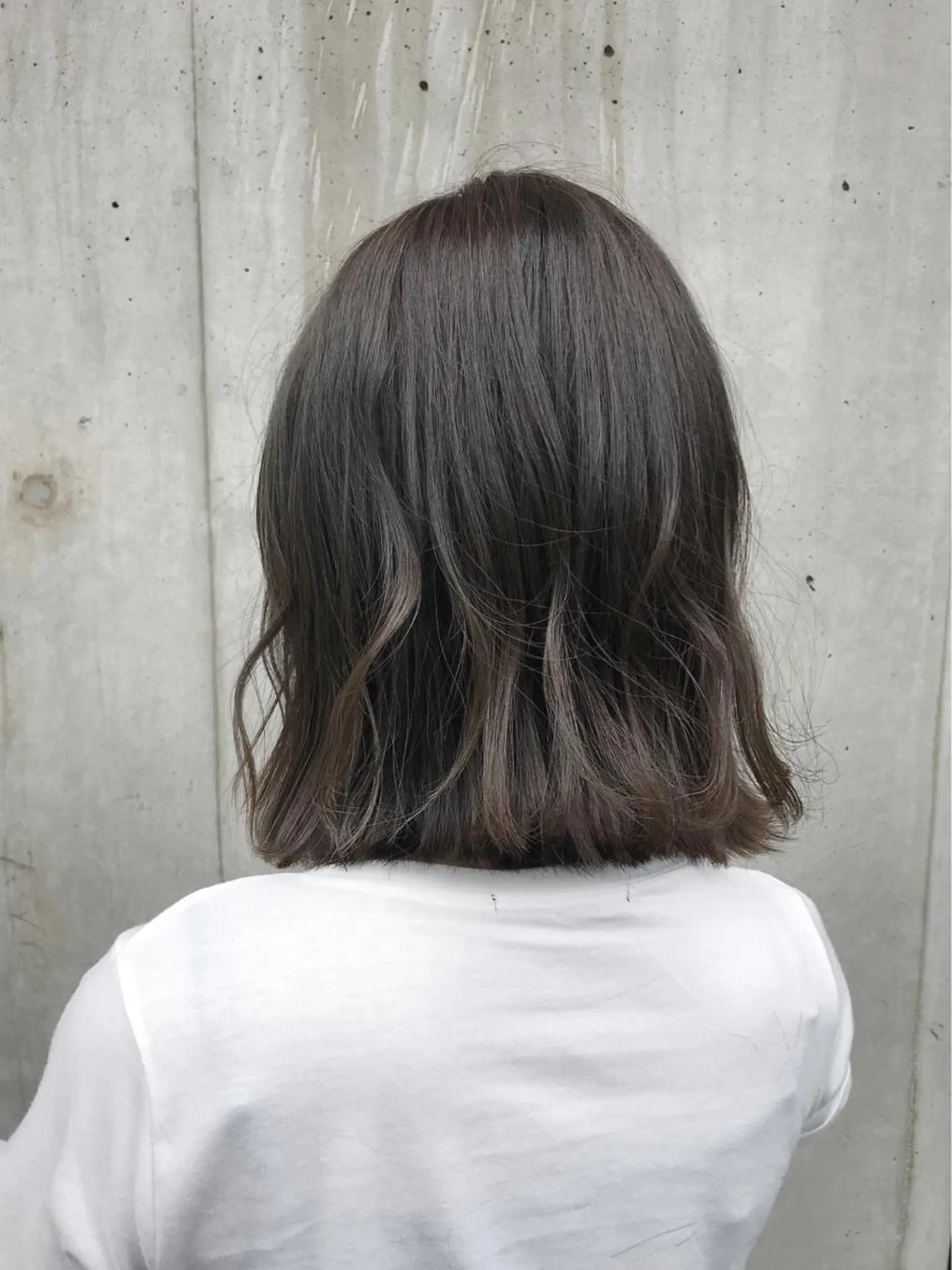 ショート カラー アッシュ アッシュグレー 透明感カラー ボブ カット ヘアカラー トリートメント ボブ・レイヤーカット 吉敷航一のヘアスタイル