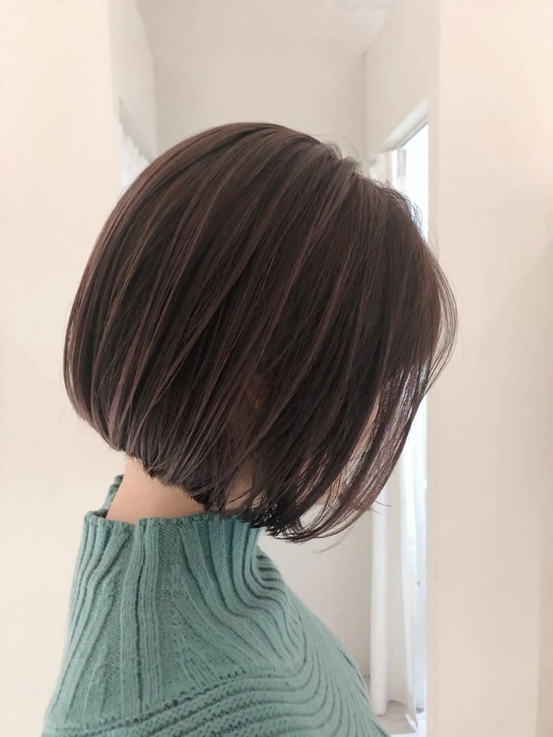 ショート ボブ ハイライト カット ヘアカラー トリートメント レイヤーカット 川田くるみのヘアスタイル