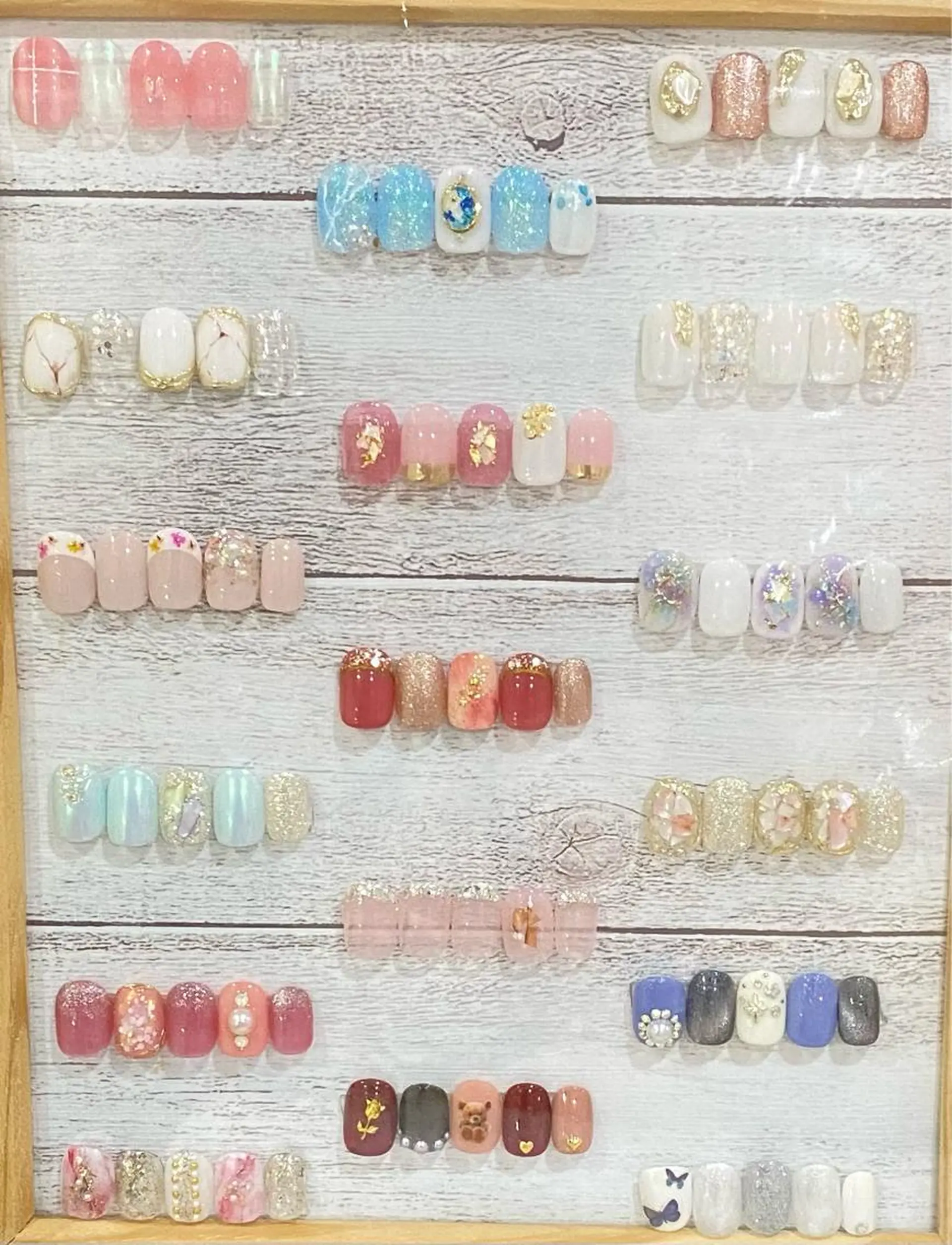 ネイル マツエク・マツパ アイブロウ 韓国風マツエク パリジェンヌラッシュリフト まつげパーマ 長さ出し フレンチネイル ハンドネイル Nail&eye Belire 新宿のネイルデザイン