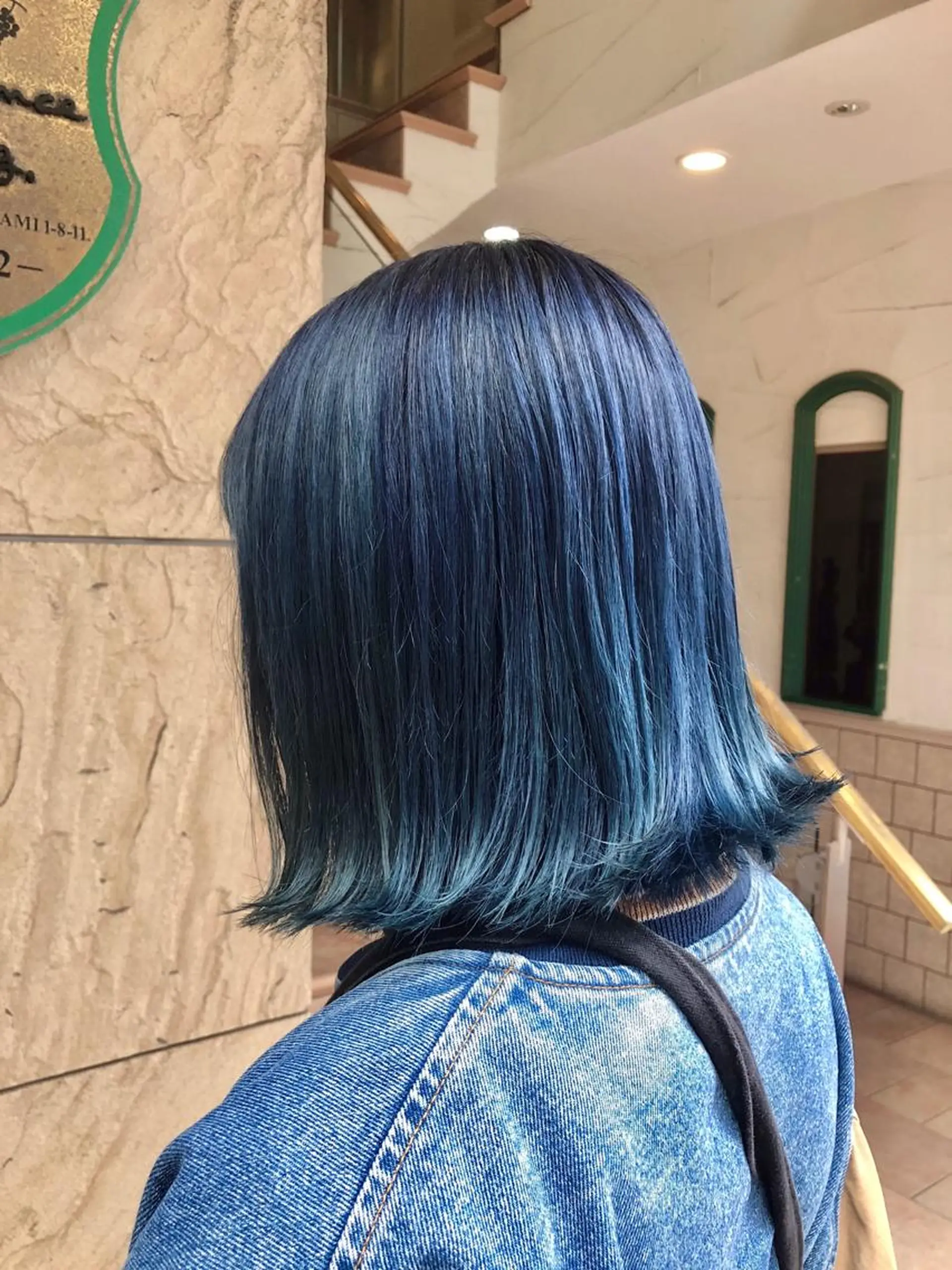 セミロング カラー ブルーカラー wakana 【ブリーチカラー】のヘアスタイル