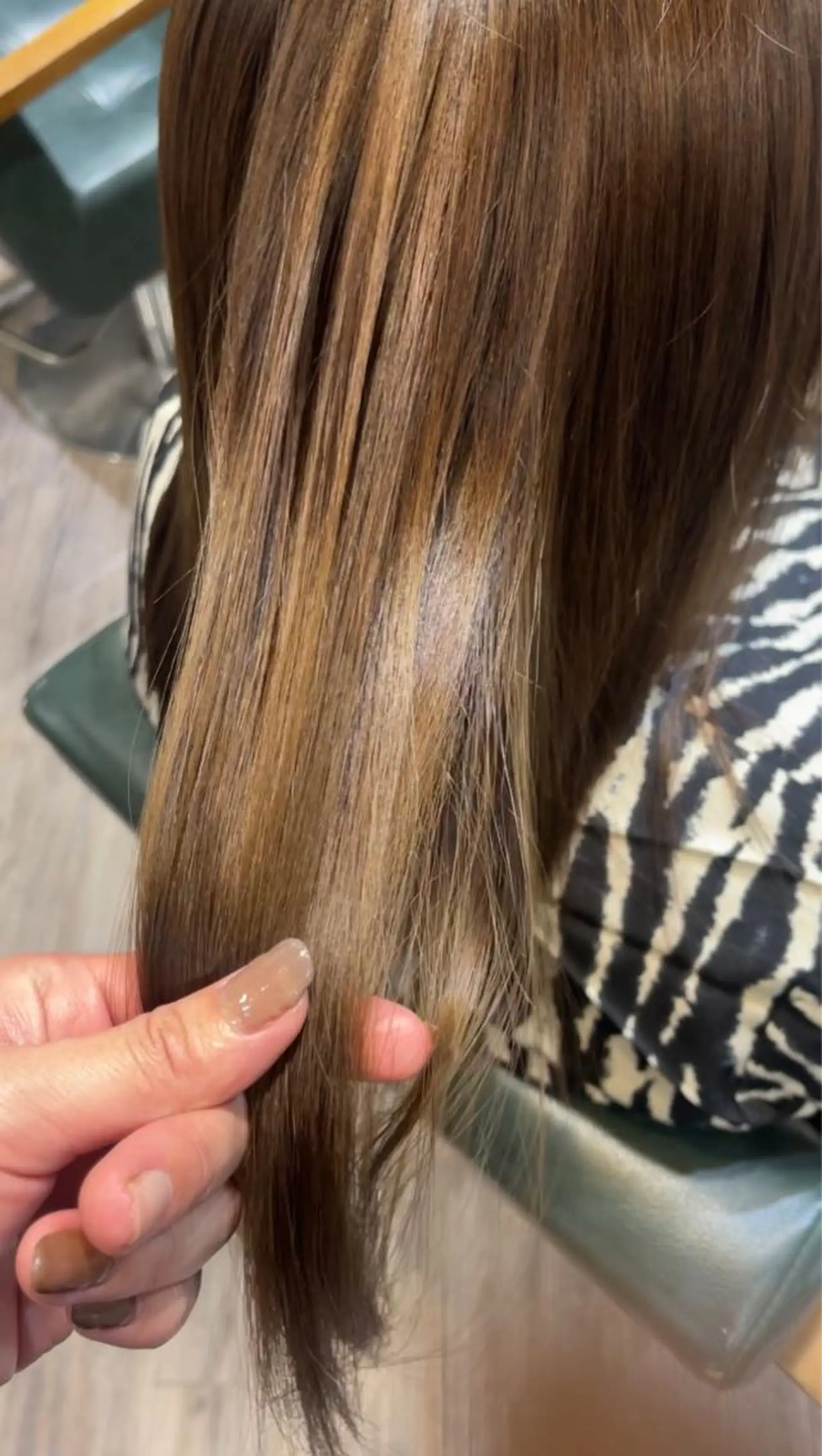 ロング ヘアカラー トリートメント 植田 能生のヘアスタイル