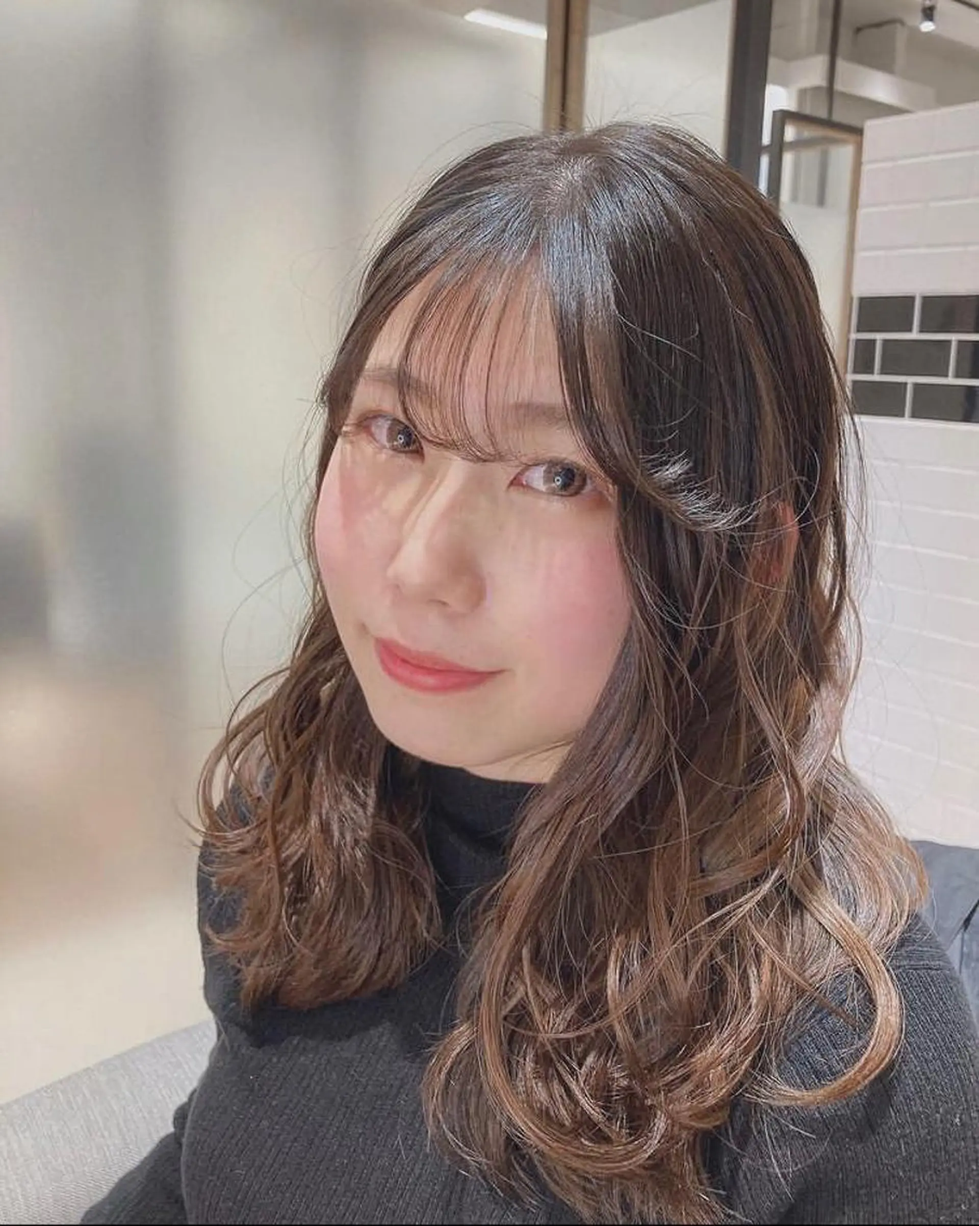 ロング カラー ヘアアレンジ ブラウンカラー 透明感カラー グラデーションカラー 天使の羽バング・フェザーバング シースルーバング エグチ アキラのヘアスタイル