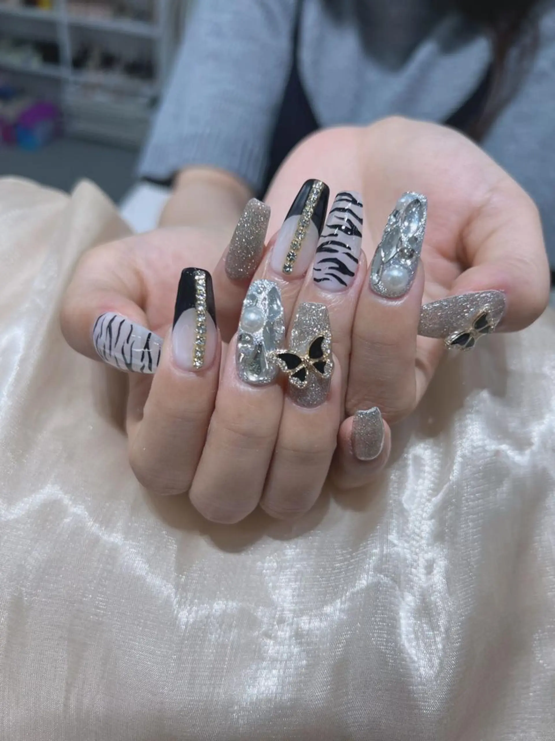 ネイル アートネイル 長さ出し ネイルチップ Queens ひなのネイルデザイン