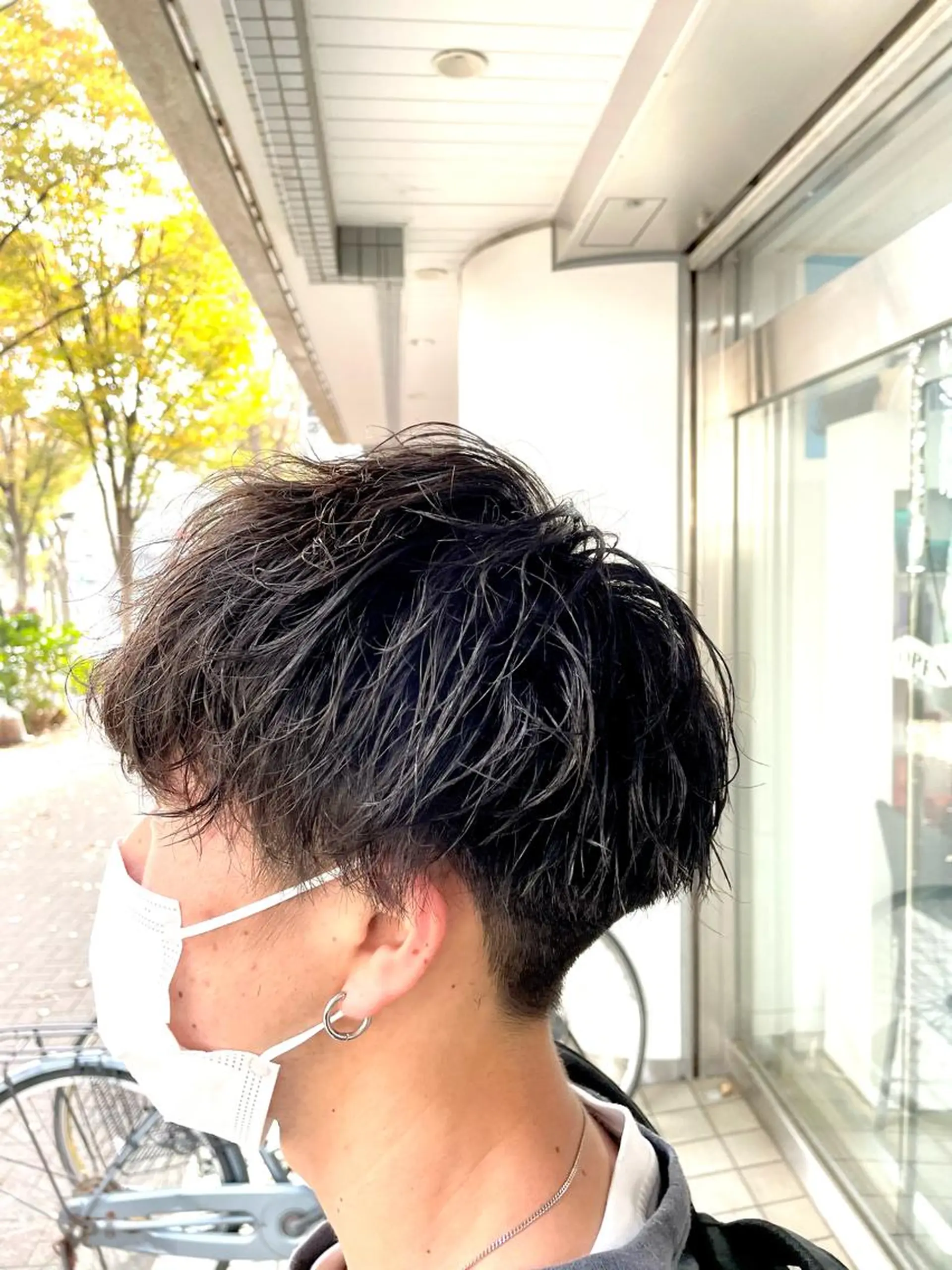 ショート パーマ メンズ マッシュ 刈り上げ 髪質改善× 白髪ぼかしのヘアスタイル
