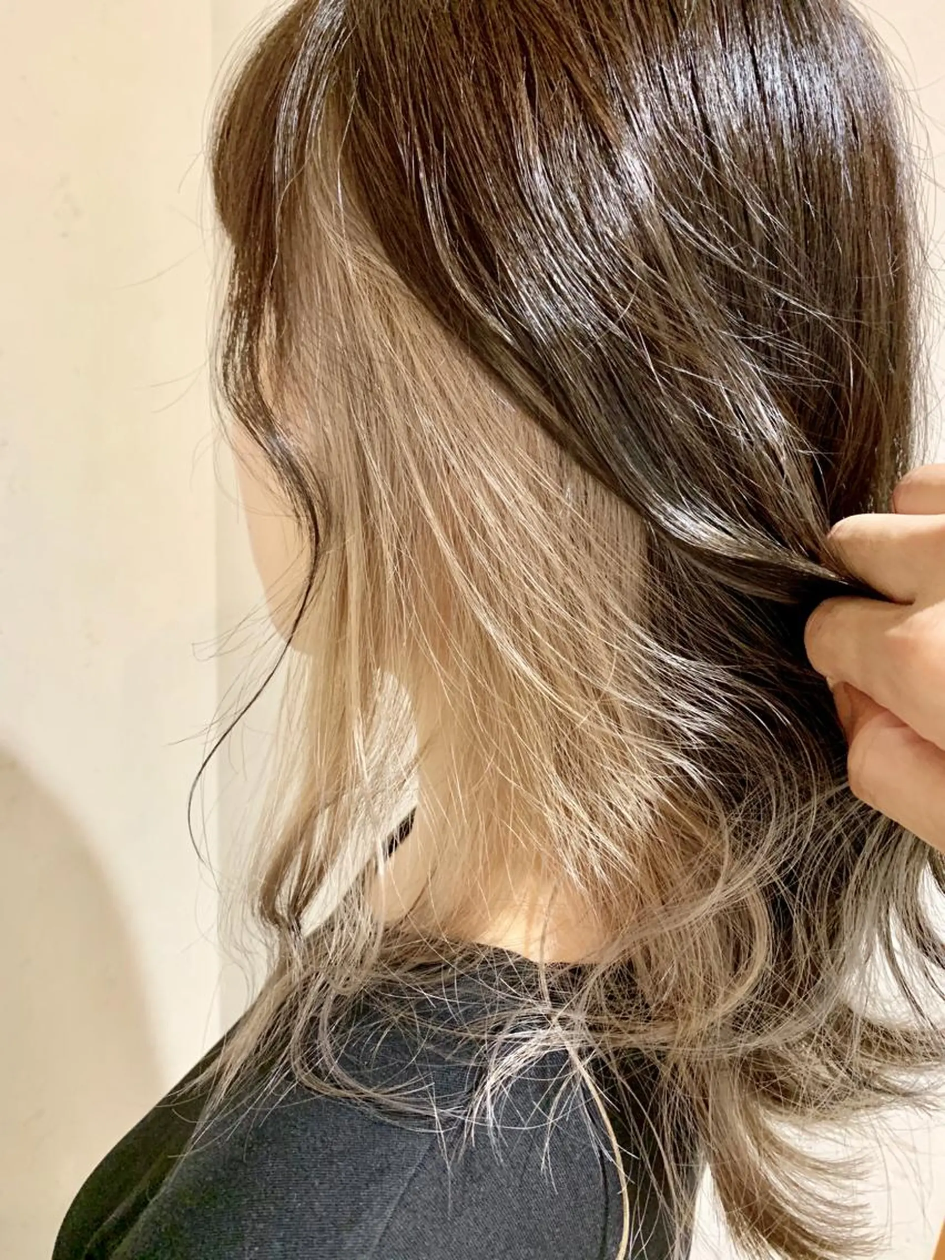 ミディアム カラー ブリーチ ケアブリーチ インナーカラー filo   渋谷 Gishiのヘアスタイル