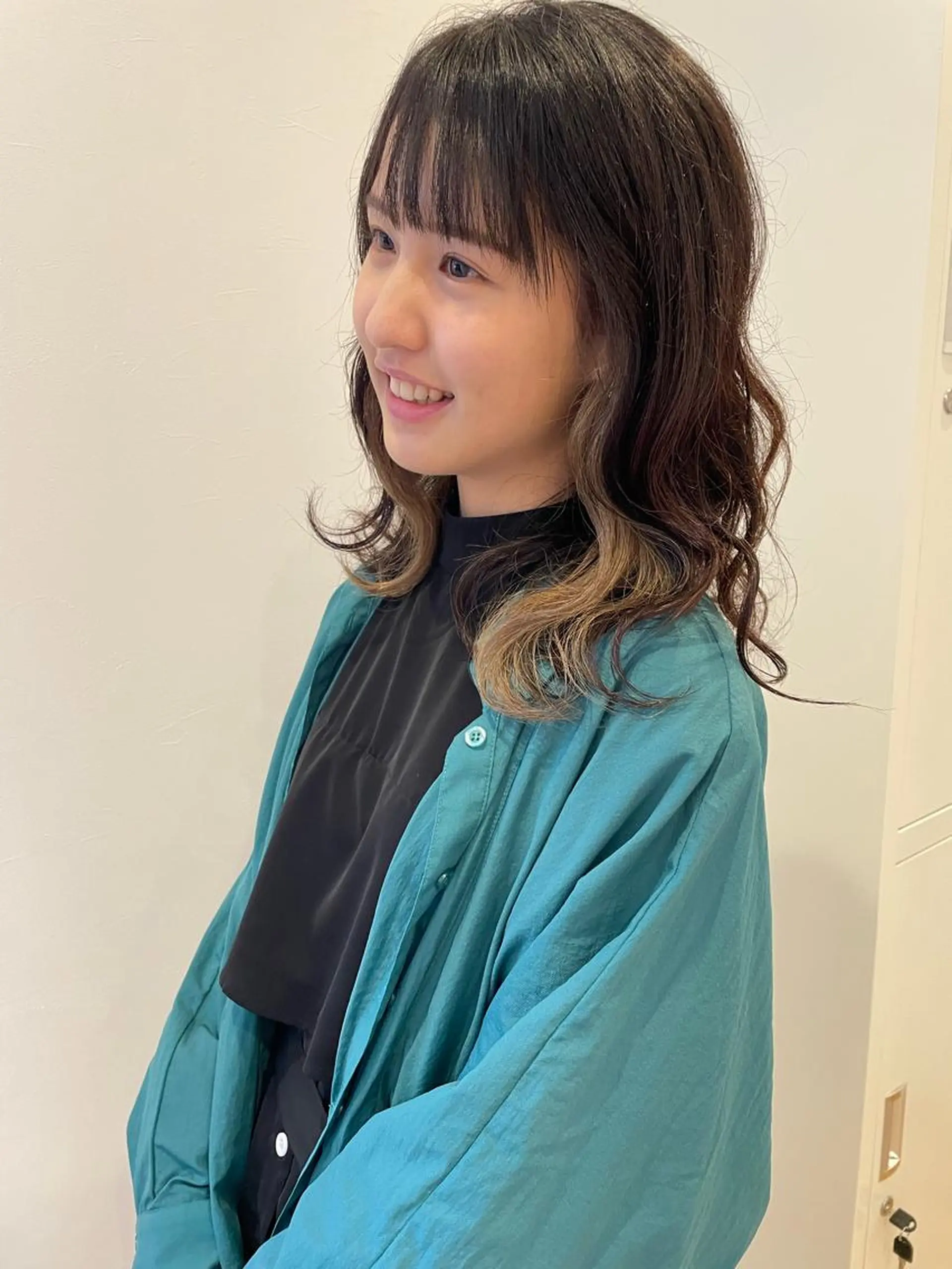 ミディアム カラー ベージュカラー インナーカラー ラテベージュ ミルクティーラテ ヘアカラー 北九州美容室 🕊️わかな✂︎のヘアスタイル