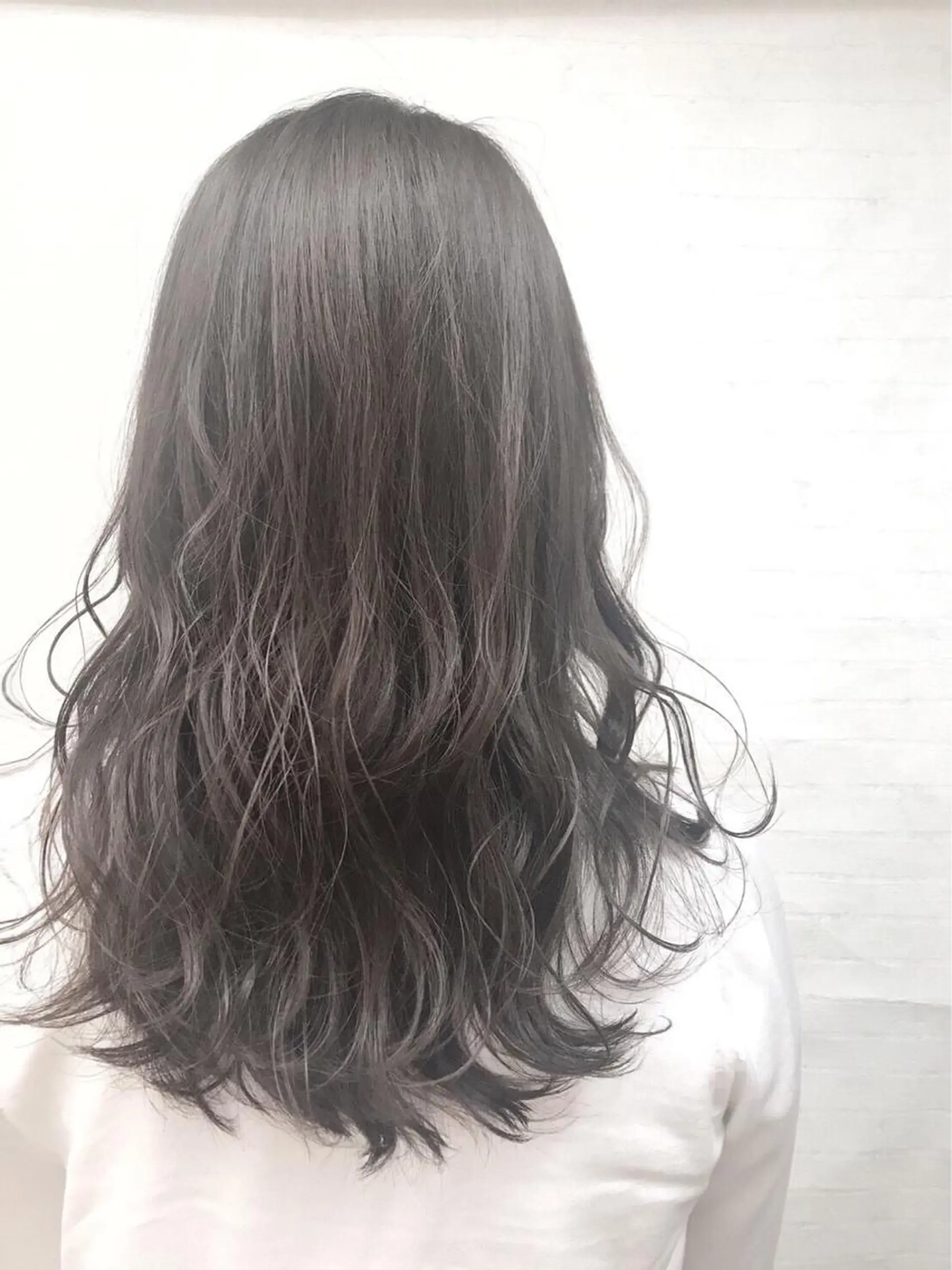 セミロング カラー アッシュ ベージュカラー ハイライトカラー ハイライト ぱつっとボブ/ 小野あかねのヘアスタイル