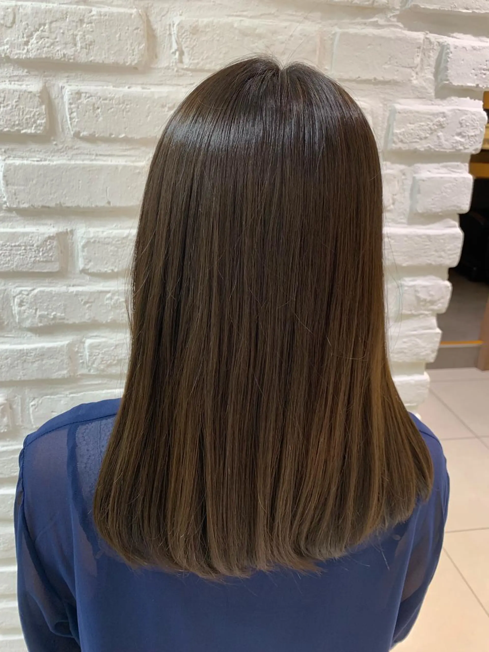 セミロング カラー ヘアアレンジ グレージュ ハイトーンカラー カット 【メンズ縮毛矯正/ Ryokaのヘアスタイル