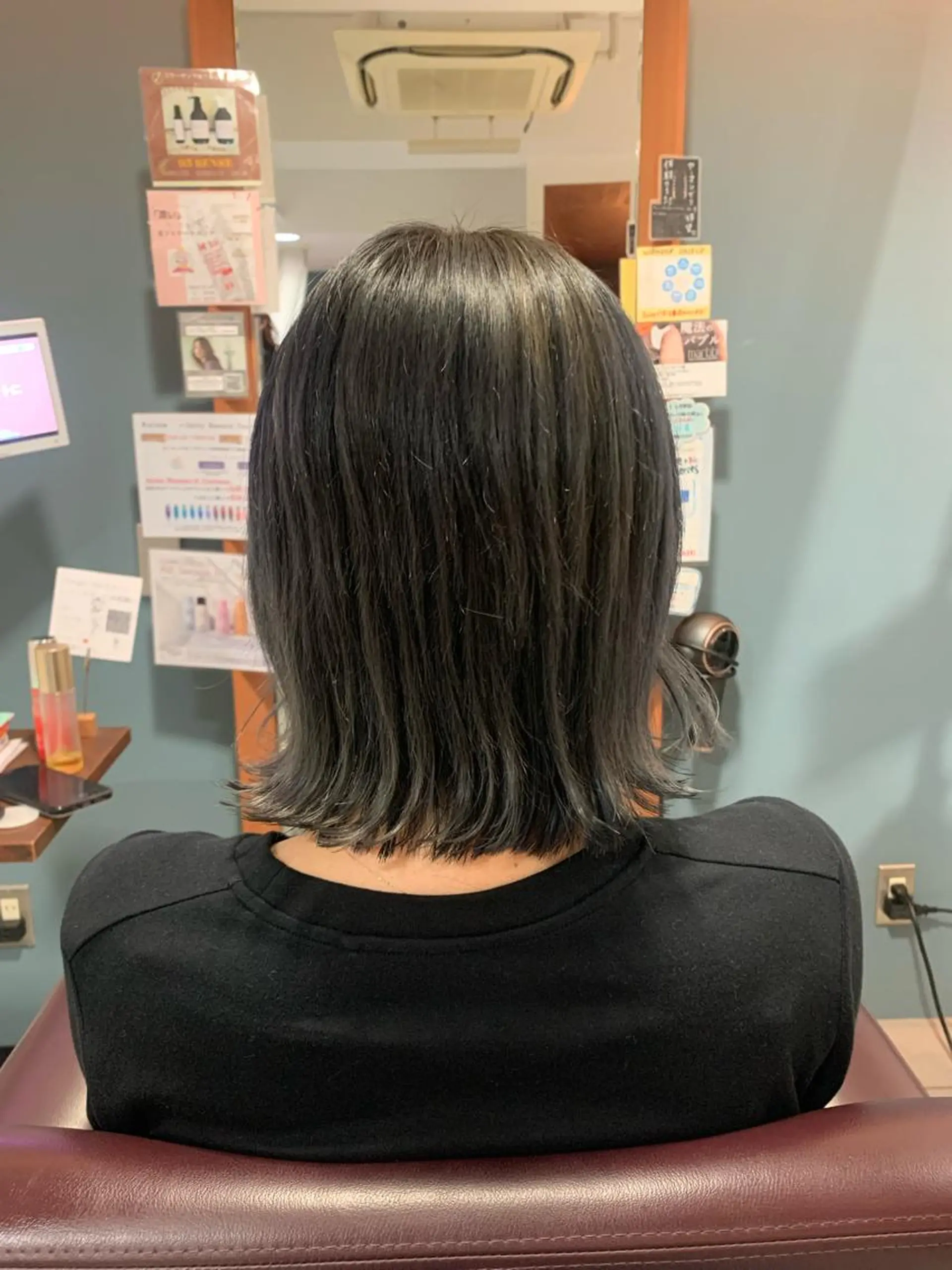 ショート カラー グレージュ 傷ませない縮毛矯正／ 吉岡 美江のヘアスタイル