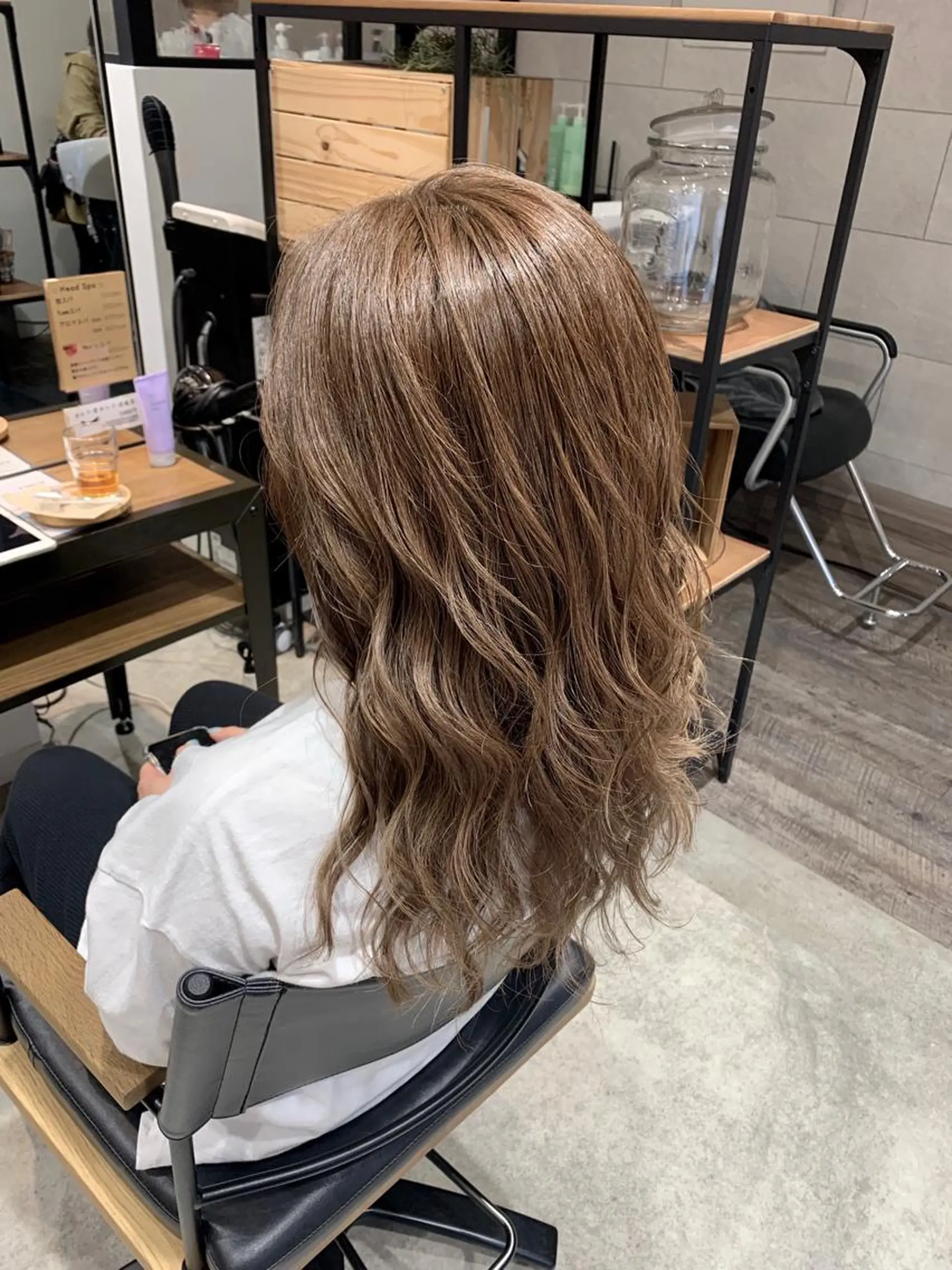 セミロング カラー ヘアアレンジ ベージュカラー ダブルカラー ミルクティーベージュ 外国人風カラー ヘアカラー トリートメント 似合わせレイヤー/ 美髪縮毛矯正/ミナエのヘアスタイル