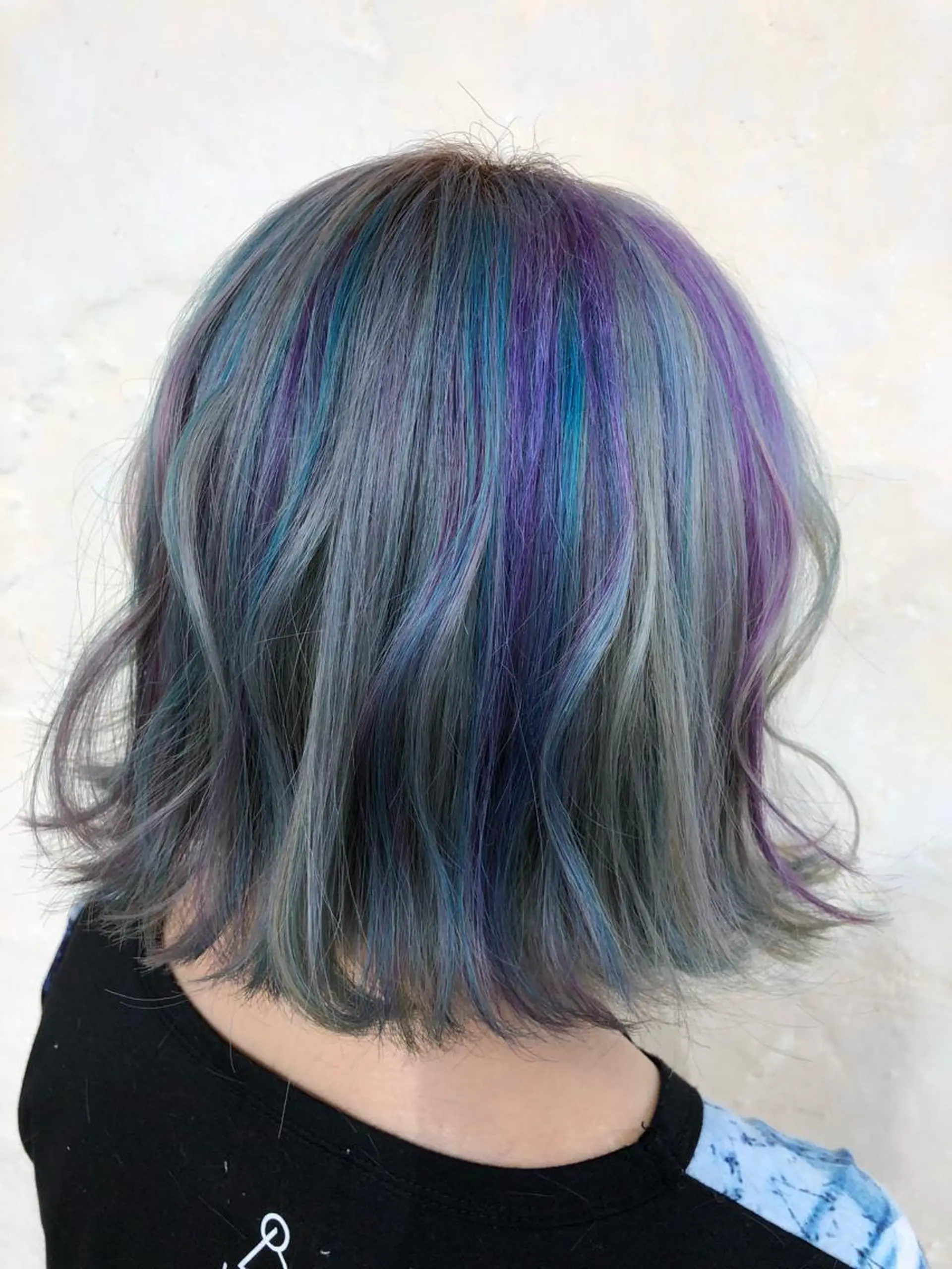 ショート カラー ユニコーンカラー 海外レイヤー/ 梅田美容室のヘアスタイル