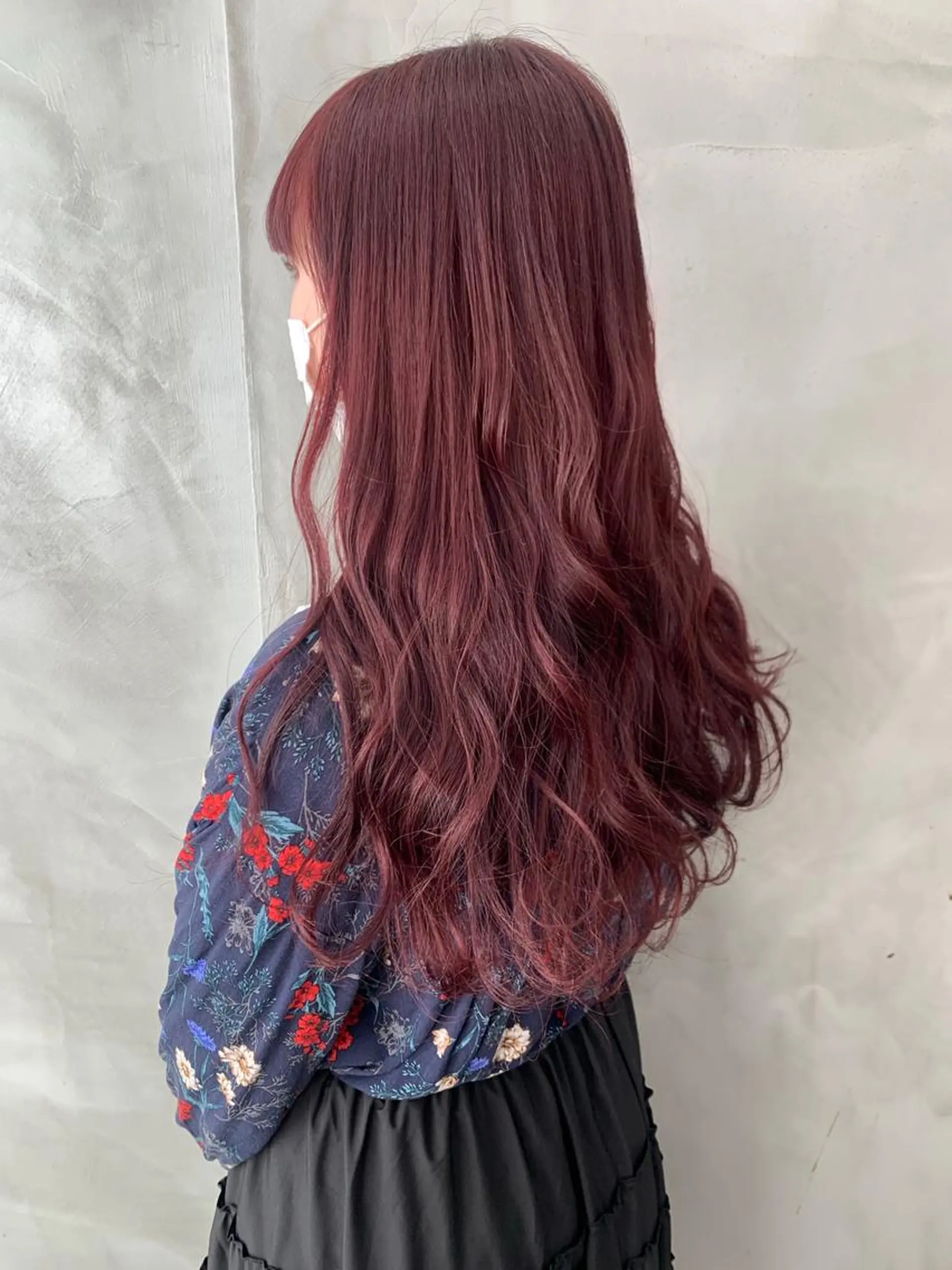 ロング カラー ブリーチ ボルドーカラー ブリーチなしカラー ローズカラー 🐝 hachi🐝のヘアスタイル