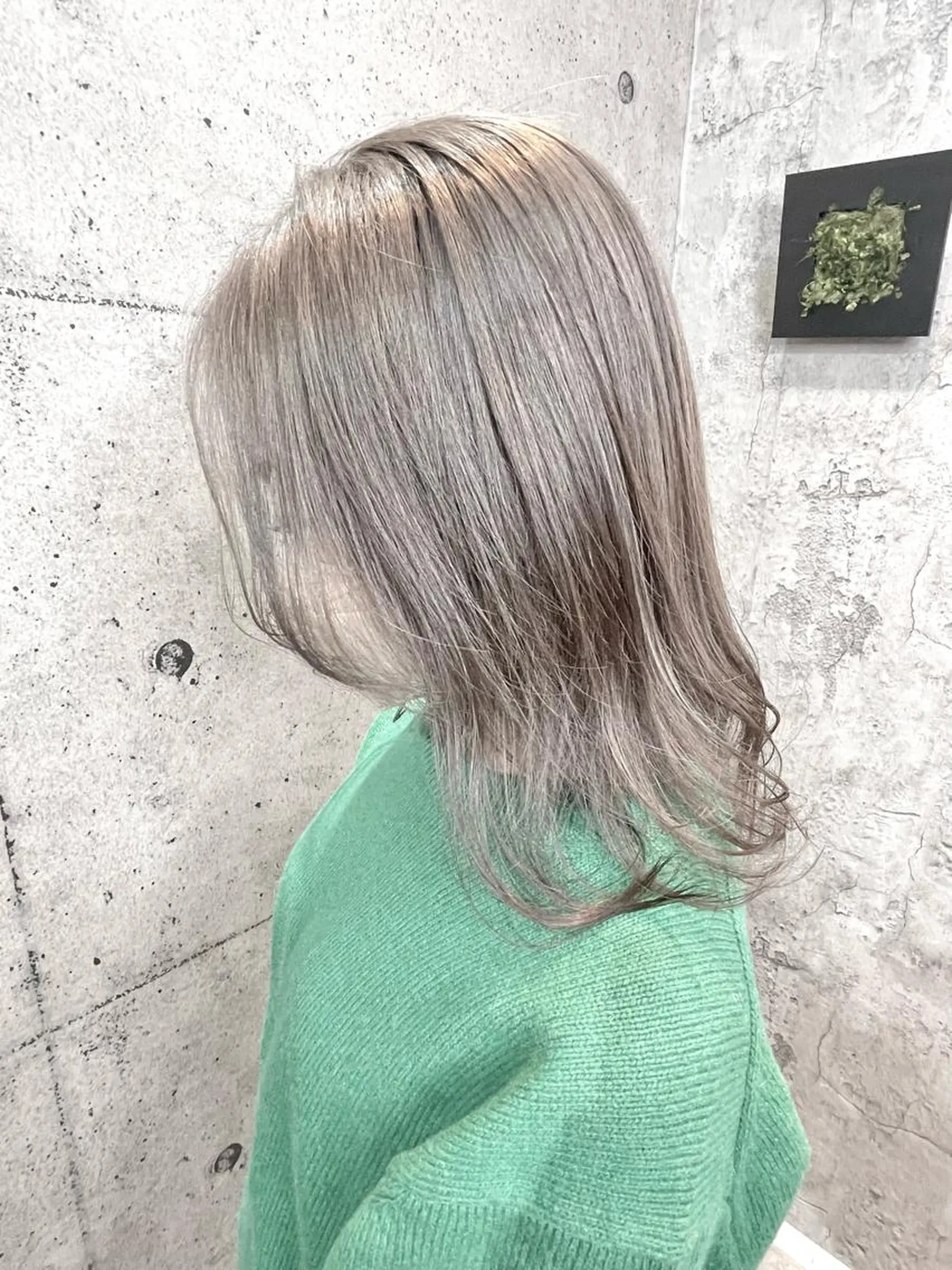 ミディアム 🔷ブリーチバレイヤ ージュ🔷飯野達也のヘアスタイル