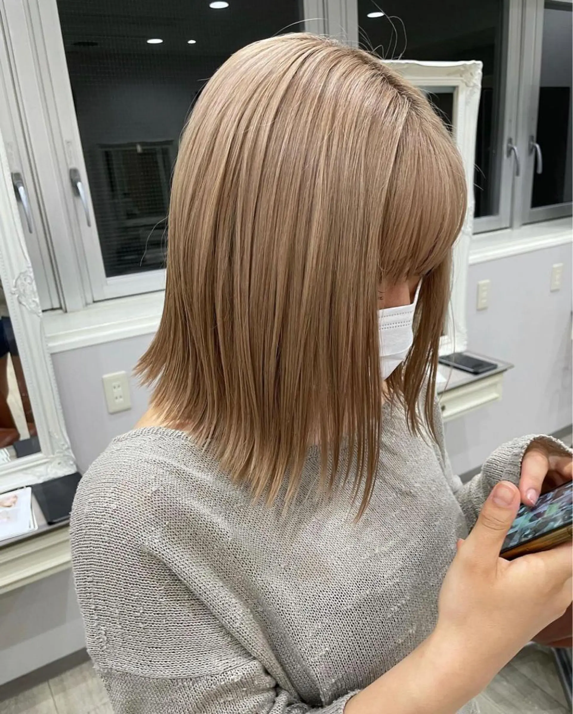 ミディアム まい/名古屋駅 🦋ブリーチカラーのヘアスタイル