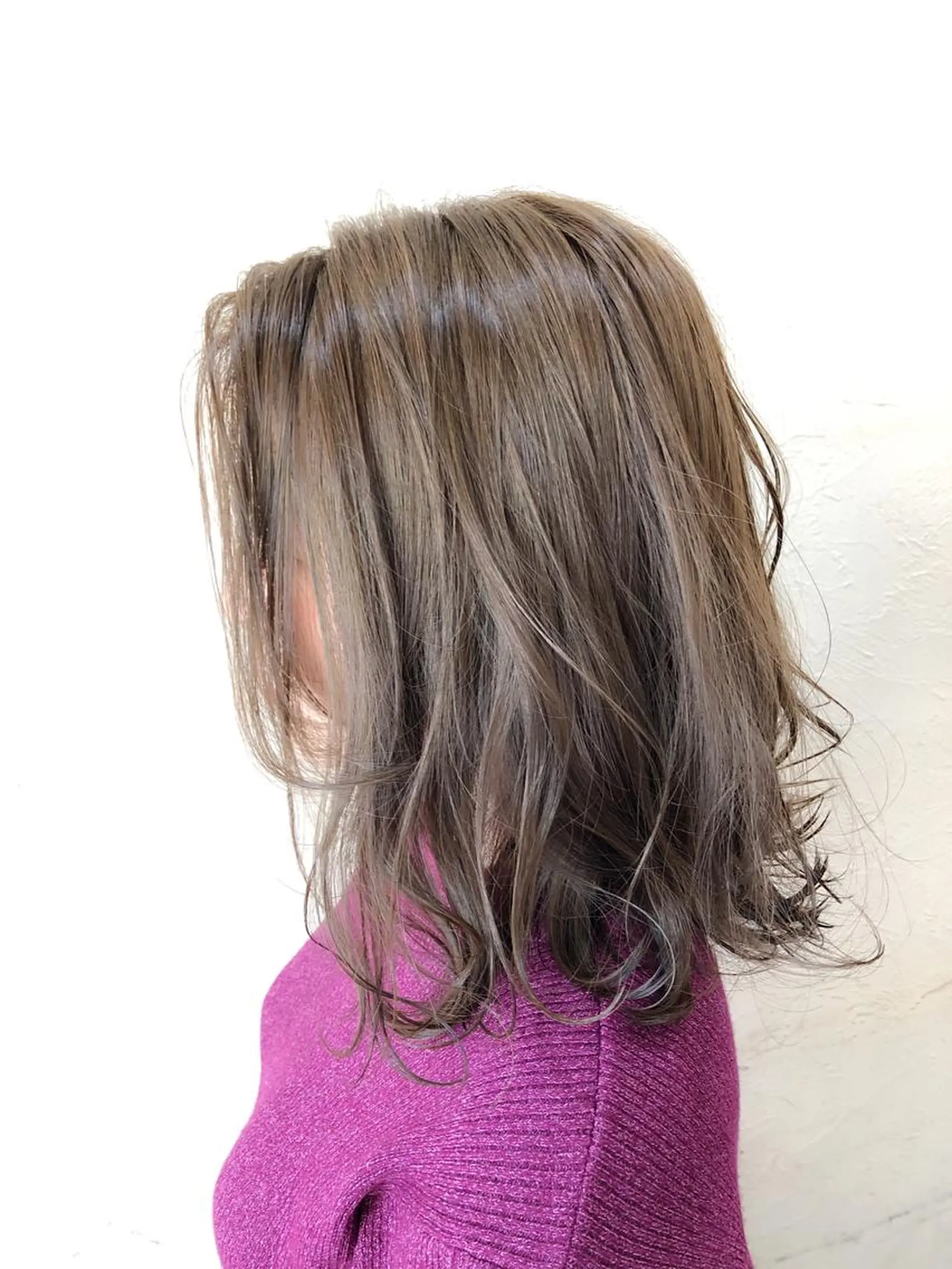 セミロング カラー ENIF ヤマグチアツコのヘアスタイル