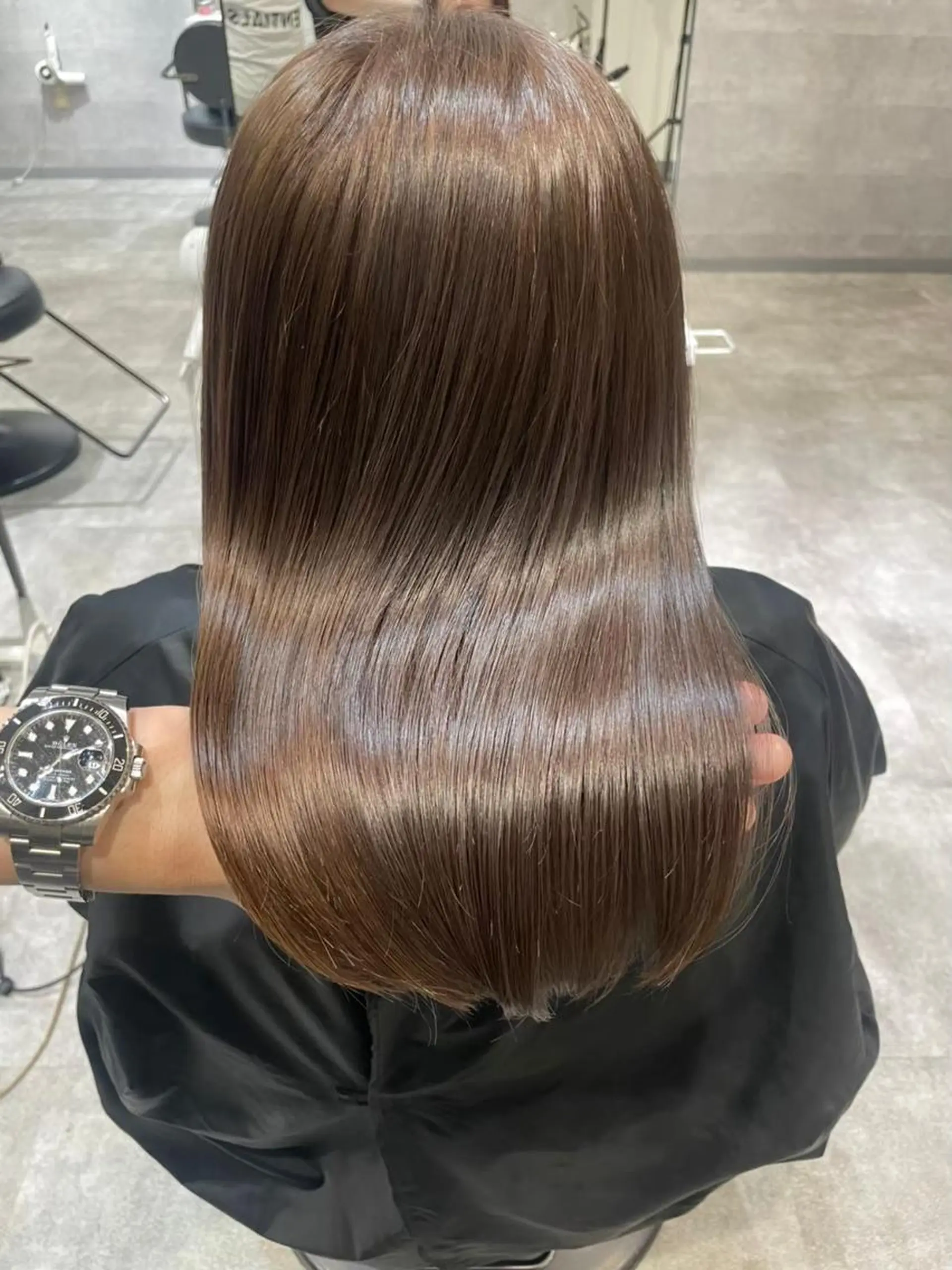 ミディアム ボブ 斜めバング 外国人風カラー 伸ばしかけ ハイライト ヘアカラー トリートメント ＿WHITE鳳店 アンダーバーホワイトのヘアスタイル