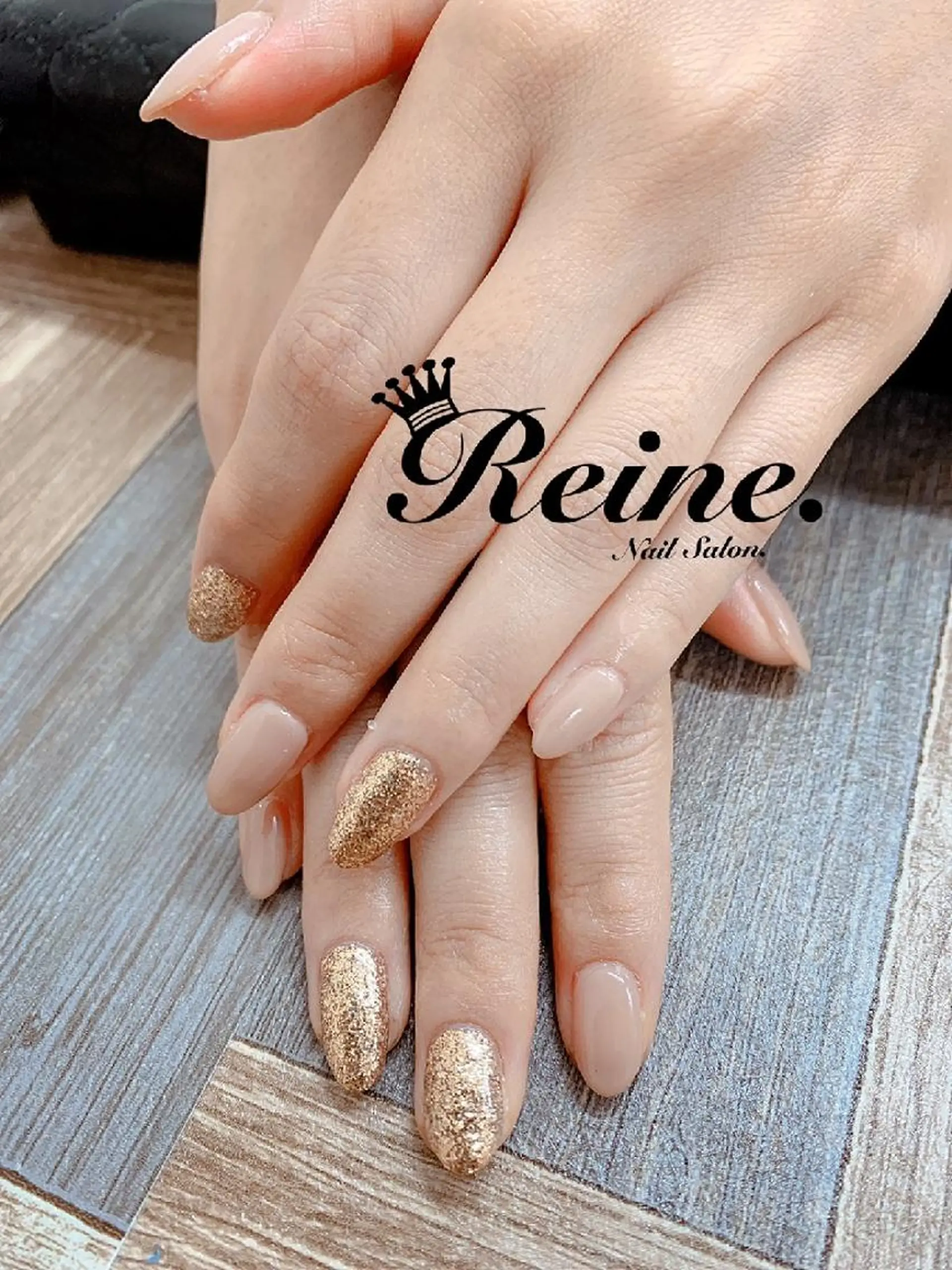 ネイル ゴールド ラメ(グリッター) ワンカラーネイル Nailsalon Reine所属・玉栄 伶奈のネイルデザイン