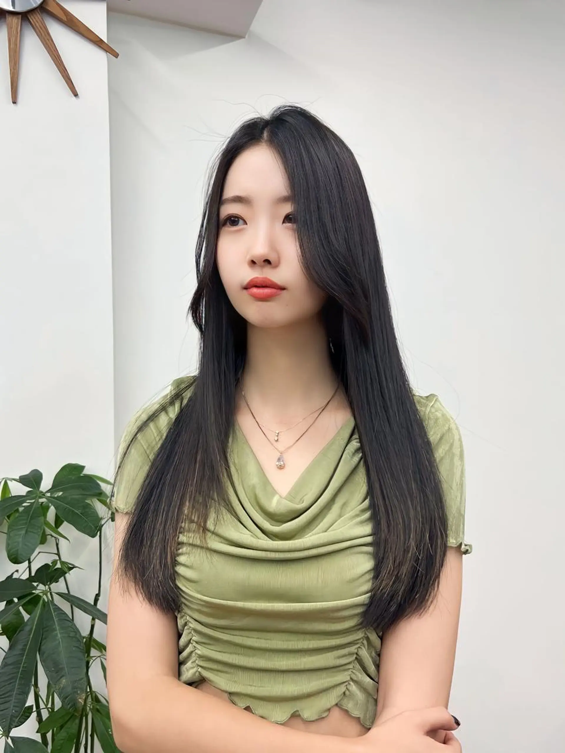 ロング カラー パーマ ヘアアレンジ メンズ キッズ ネイル マツエク・マツパ アイブロウ メンズインナーカラー メンズ韓国風 黒髪 ブルーカラー ブルーブラック カット トリートメント 渋谷レイヤーカット❌ 縮毛矯正専門/武田涼のヘアスタイル