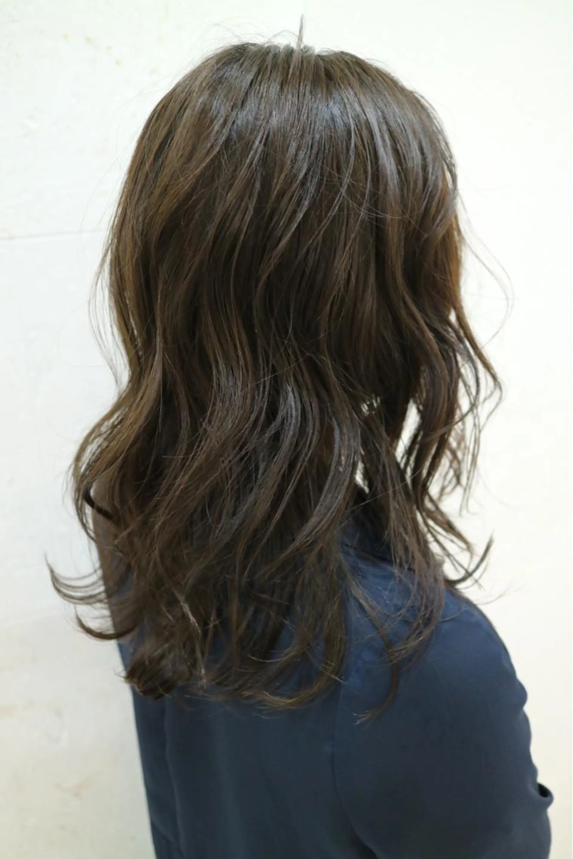 セミロング カラー ブルーカラー ブルージュ レイヤーカット トリートメント カット ヘアカラー トリートメント 斉藤 貴也のヘアスタイル