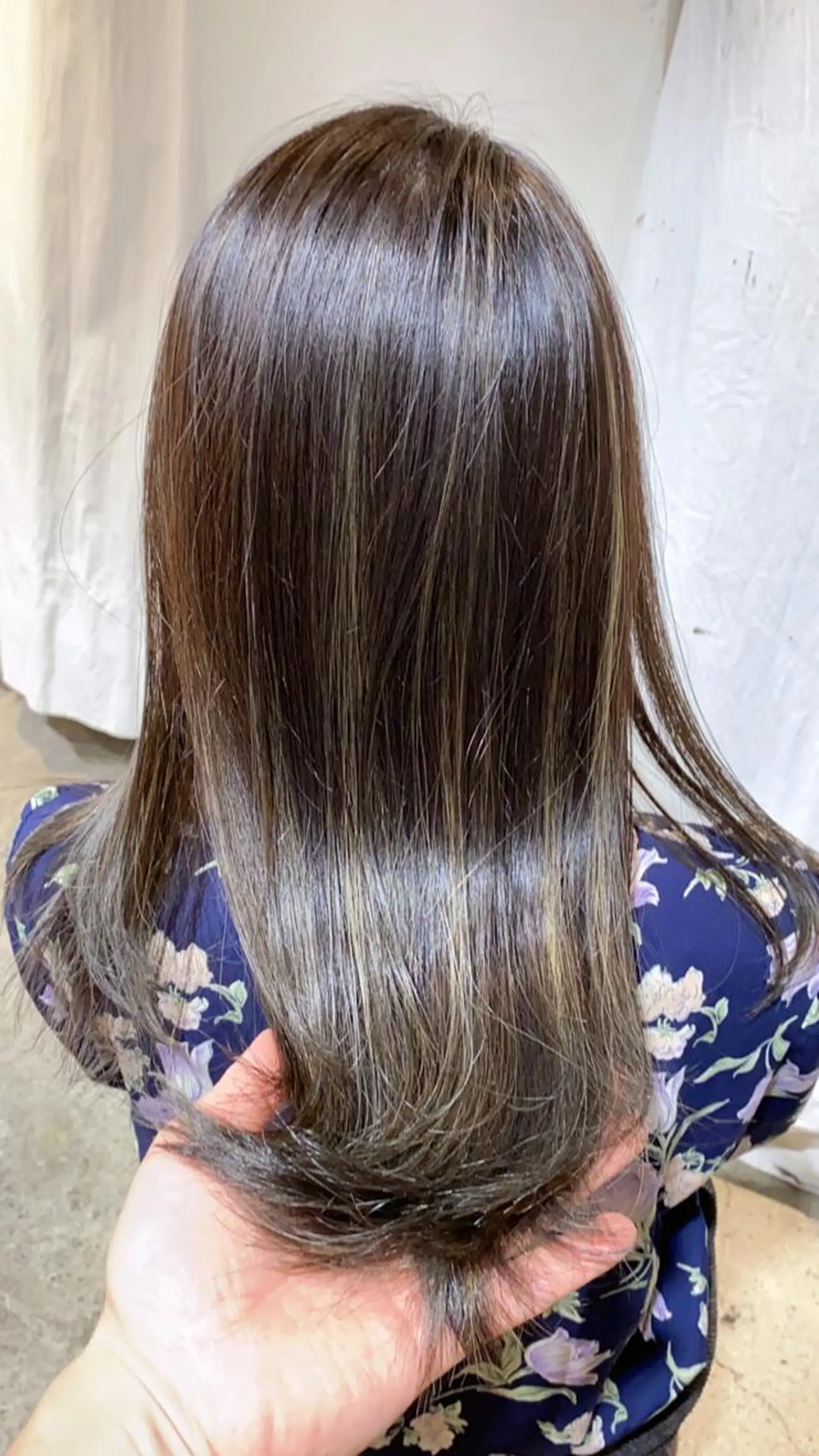 ミディアム ショートボブ アッシュ ボブ 外国人風カラー ハイライト メンズツイスパ ショートフクヤマシンのヘアスタイル