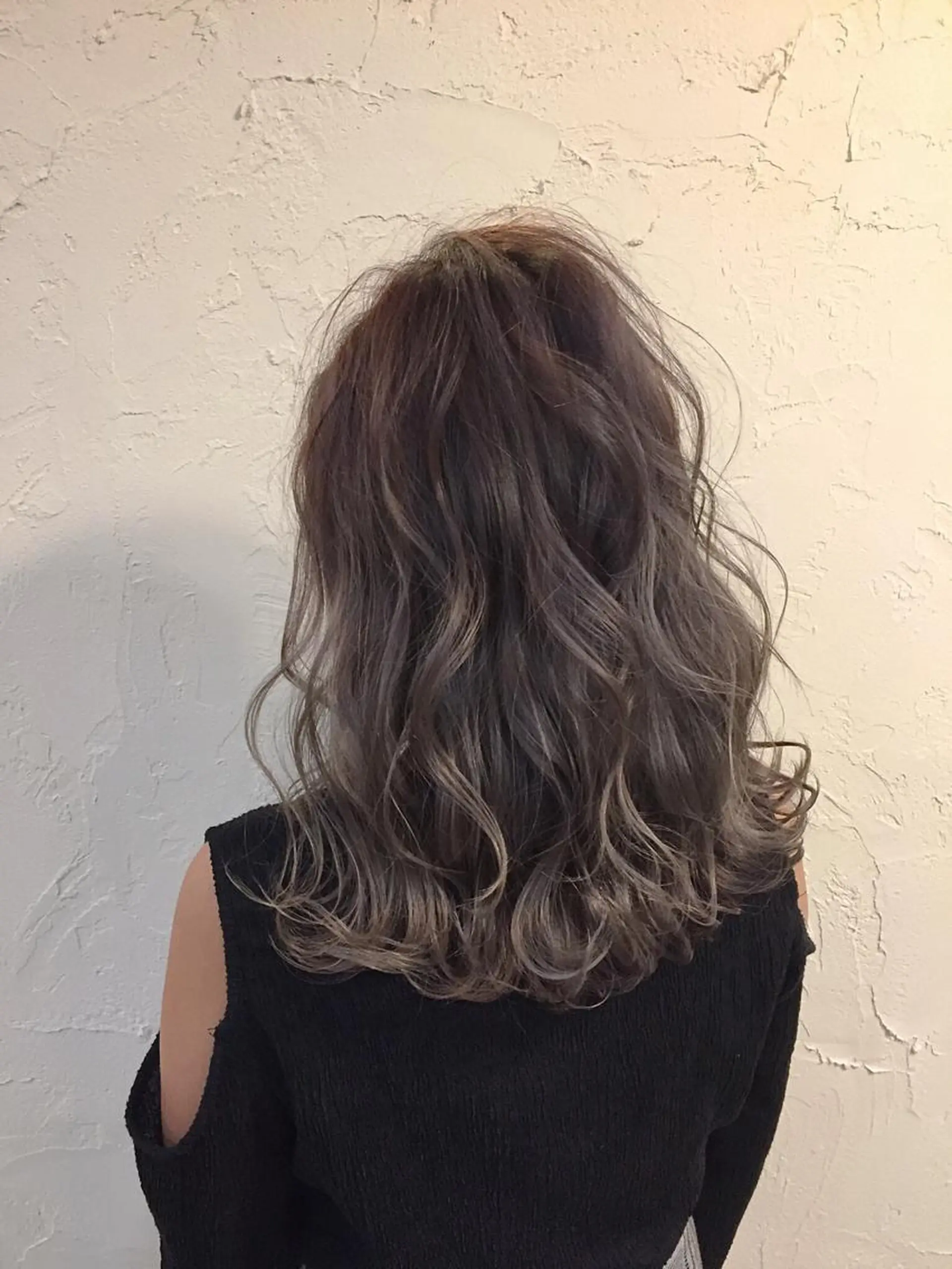 ミディアム カット ヘアカラー 韓国レイヤー外国人風 透明感カラー髪質改善のヘアスタイル