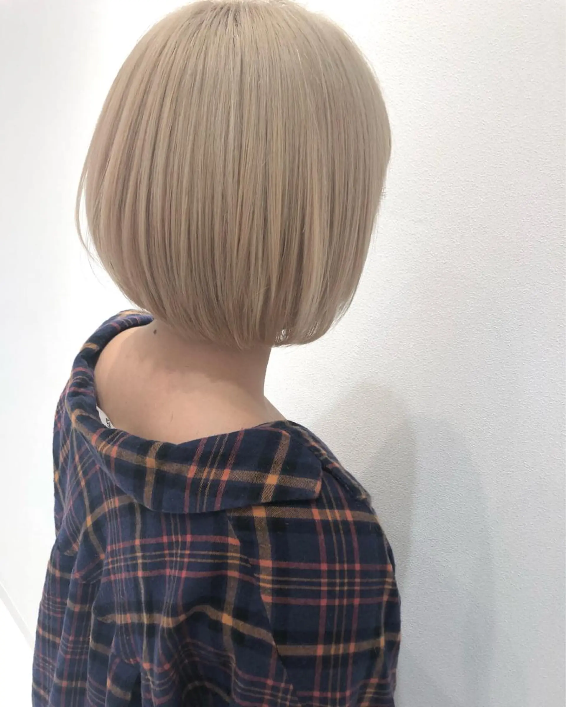 ミディアム カラー ブロンド ボブ ALLY/廣瀬 眞子のヘアスタイル