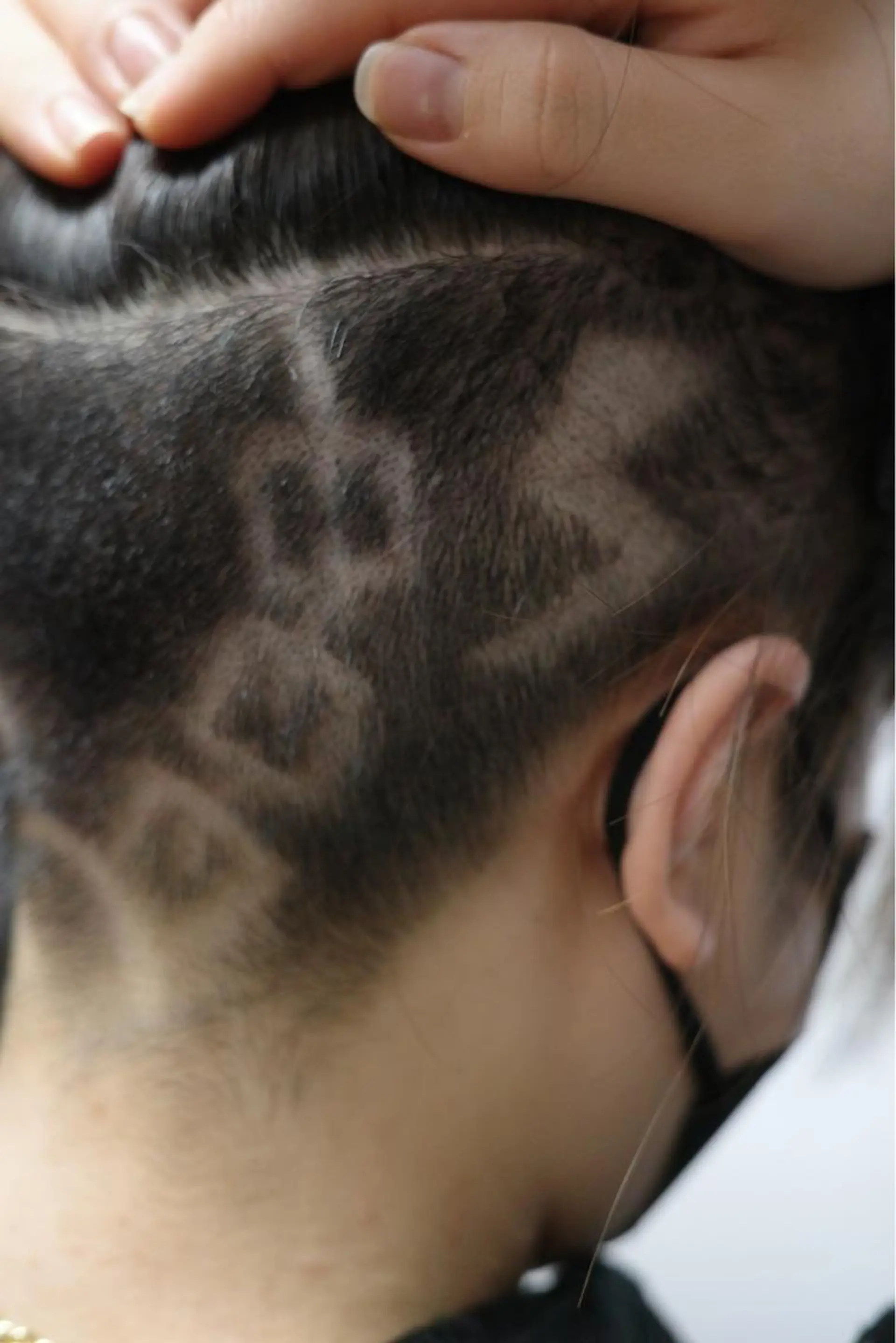 ショート ハイライト レイヤーカット ショートヘア 縮毛矯正 刈り上げ Koichi Satoのヘアスタイル