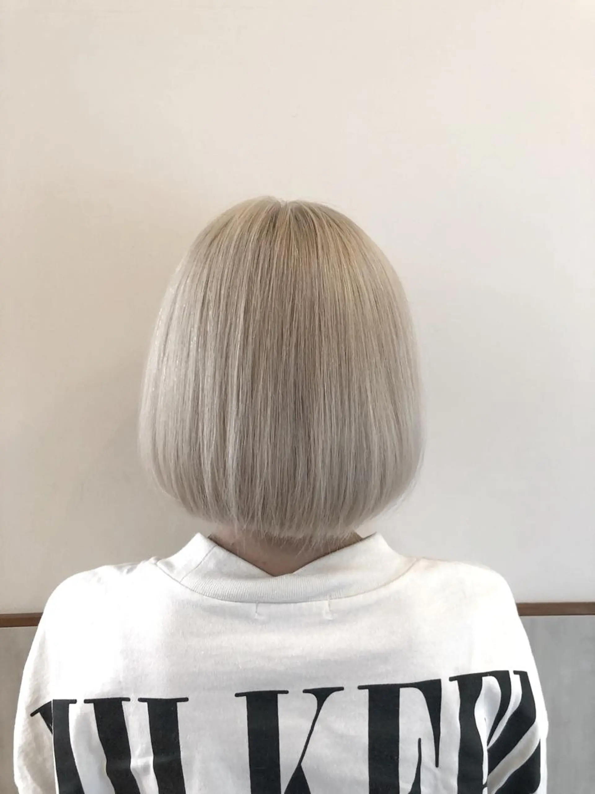 ミディアム レイヤー・ブリーチ kiyotoshiのヘアスタイル