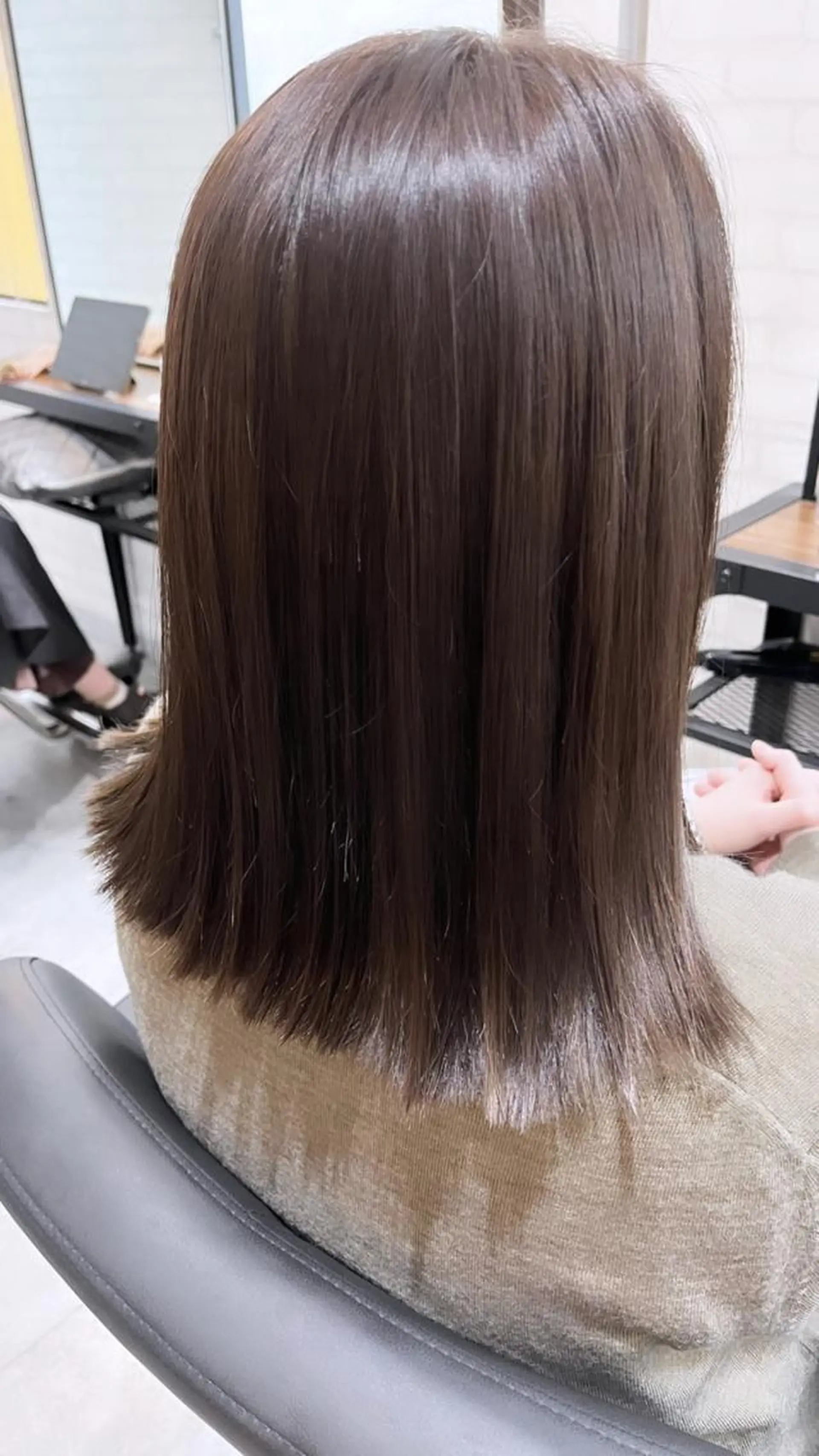 ミディアム カラー アッシュ 髪質改善 詩乃🎀ピンク 暖色系🫧レイヤーのヘアスタイル