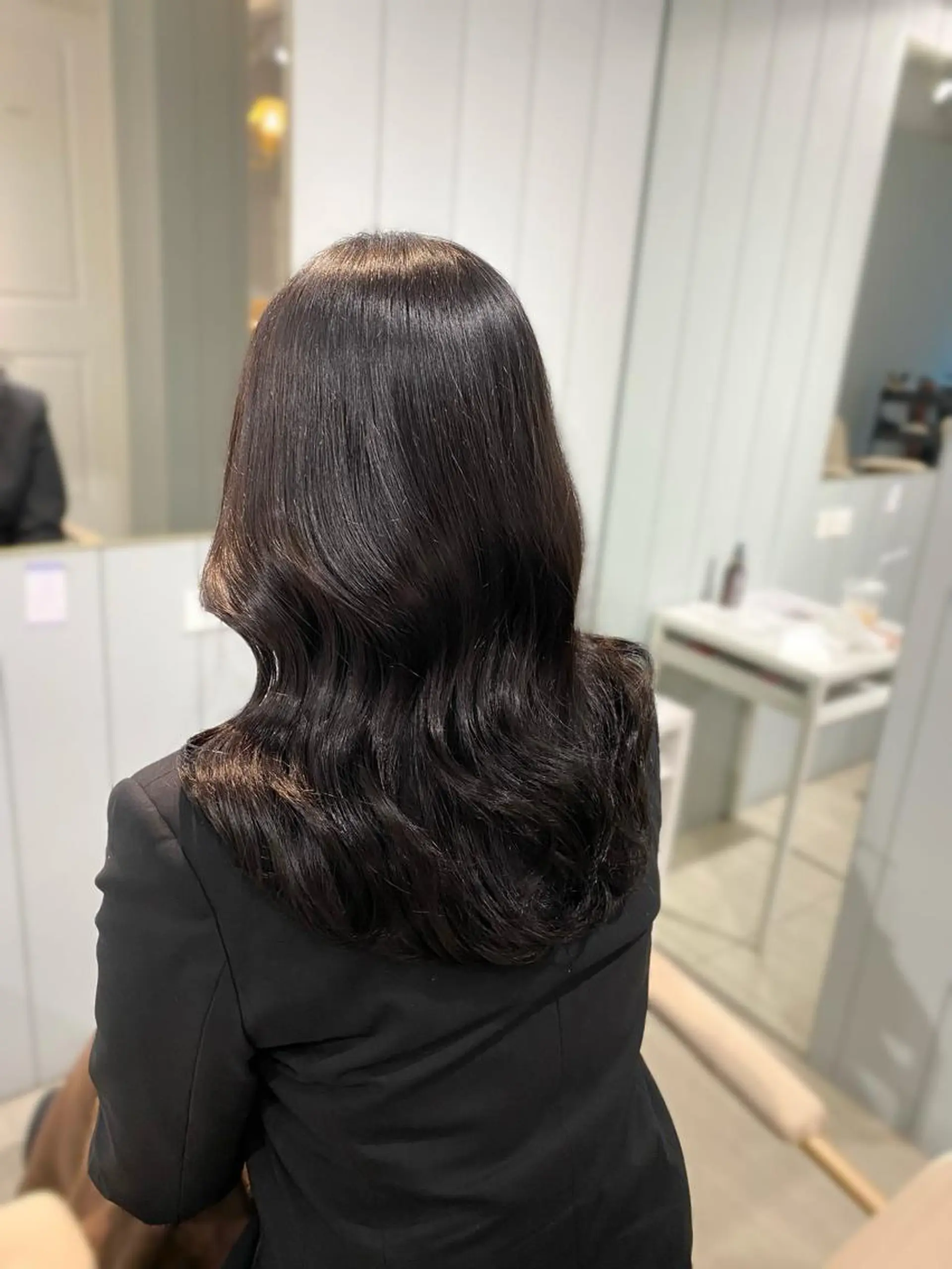 セミロング カラー くびれヘア 髪質改善 ヨシンモリ 韓国風ヘア レイヤーカット カット ヘアカラー トリートメント 韓国風レイヤーカット 💎髪質改善"yuiのヘアスタイル