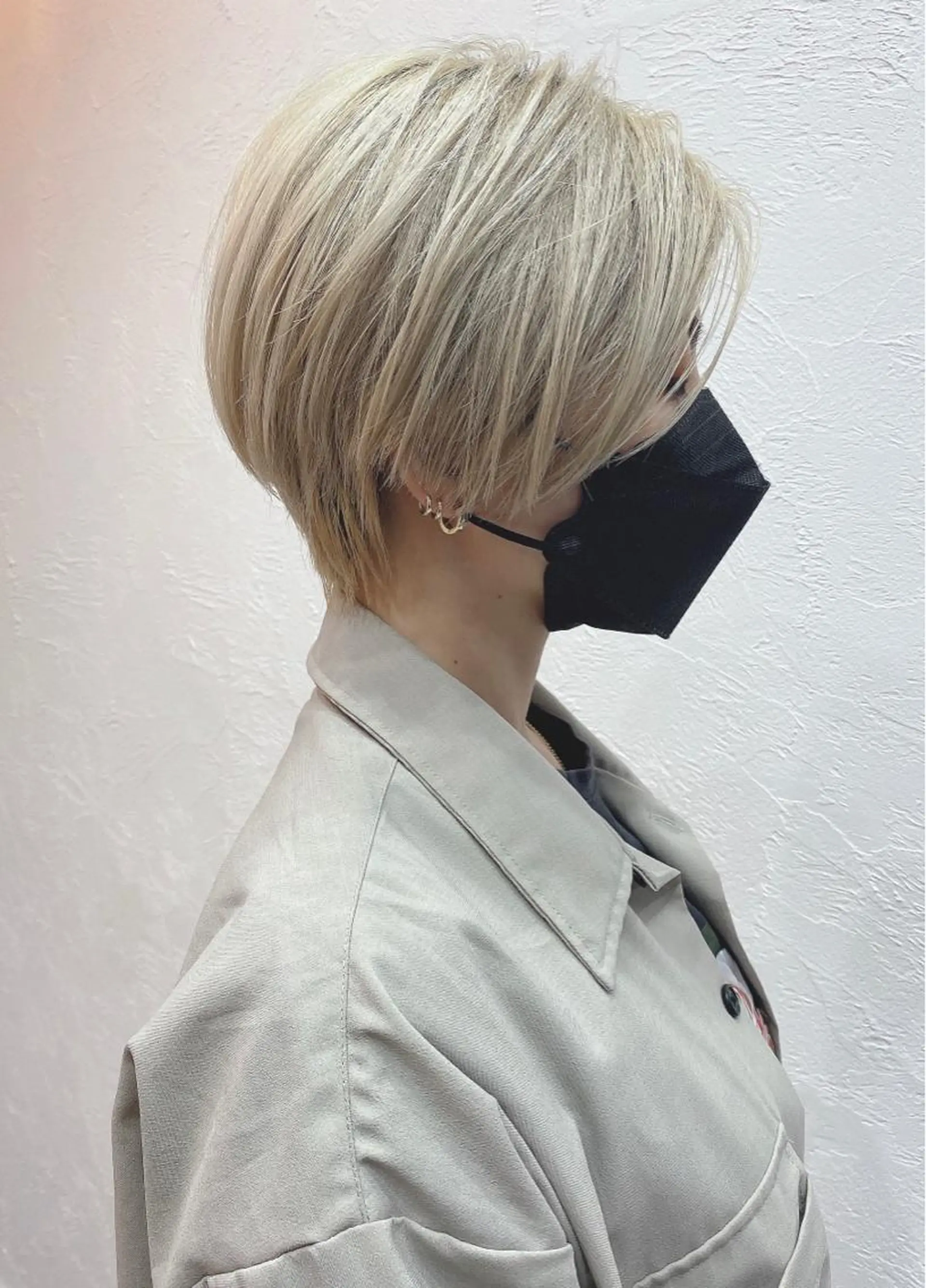 ショート カラー ブリーチ ケアブリーチ イルミナカラー ショートヘア kiki所属・中田 敏明のヘアスタイル