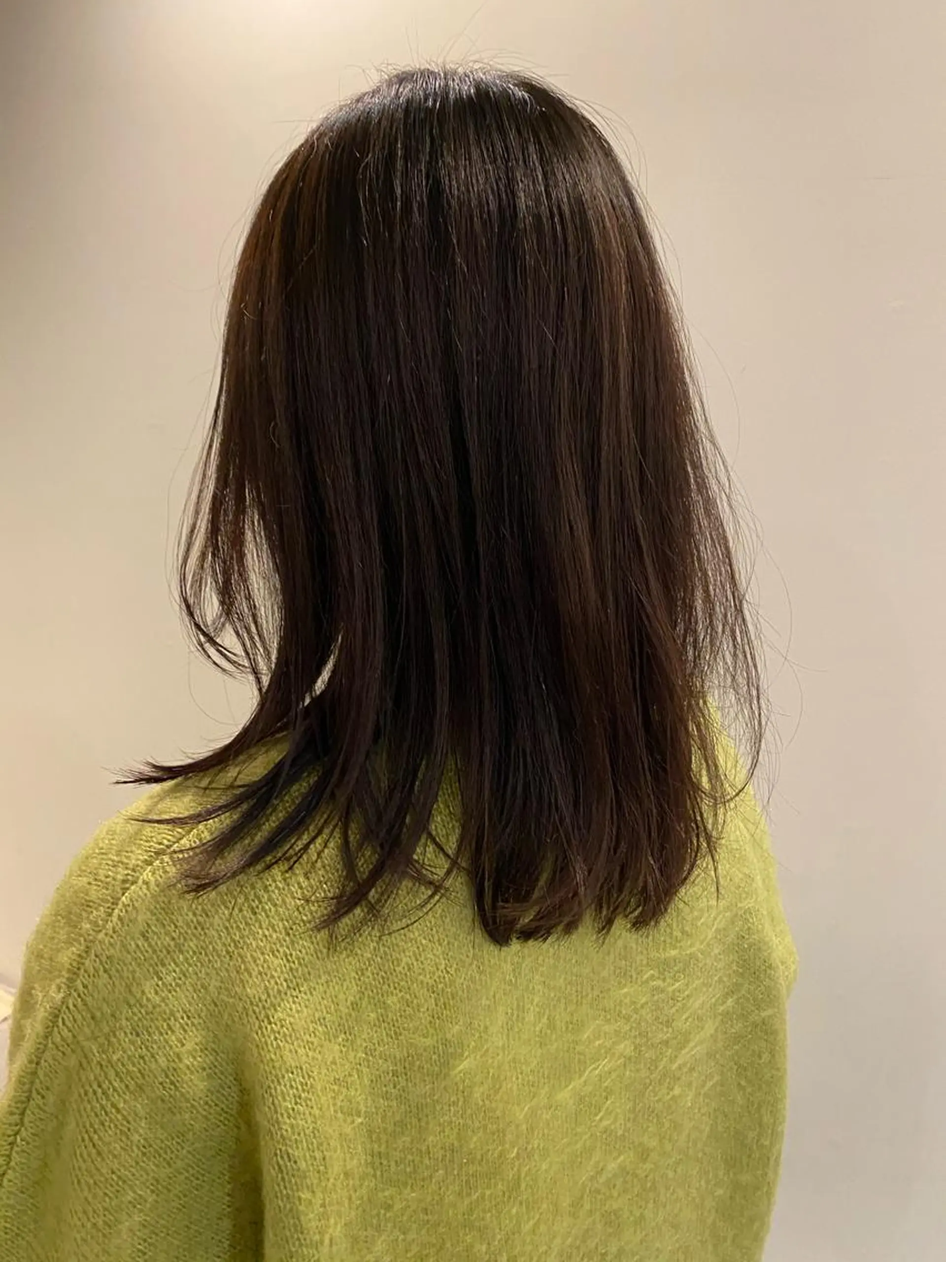 セミロング 美髪ストレート 川本雄己のヘアスタイル