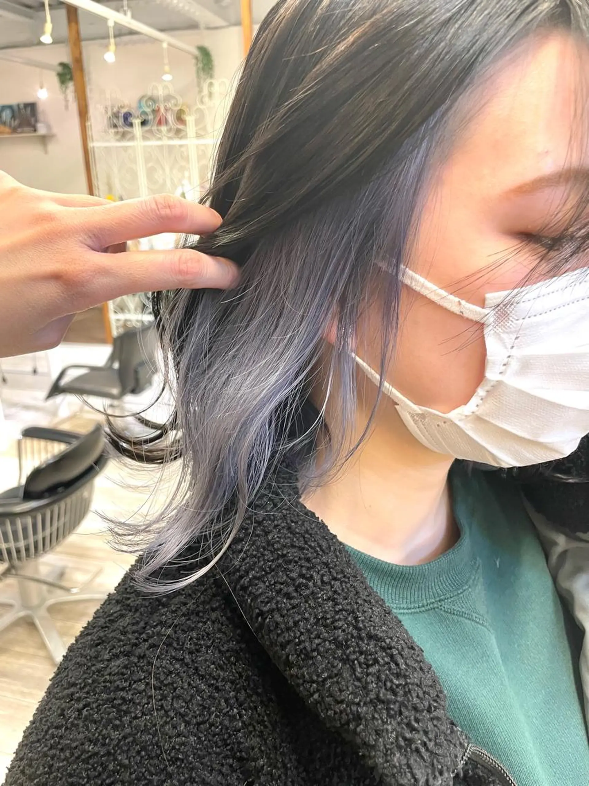 ミディアム カラー ブリーチ ケアブリーチ ダブルカラー インナーカラー シルバー インナーカラー 推し ブリーチ  髪質改善のヘアスタイル