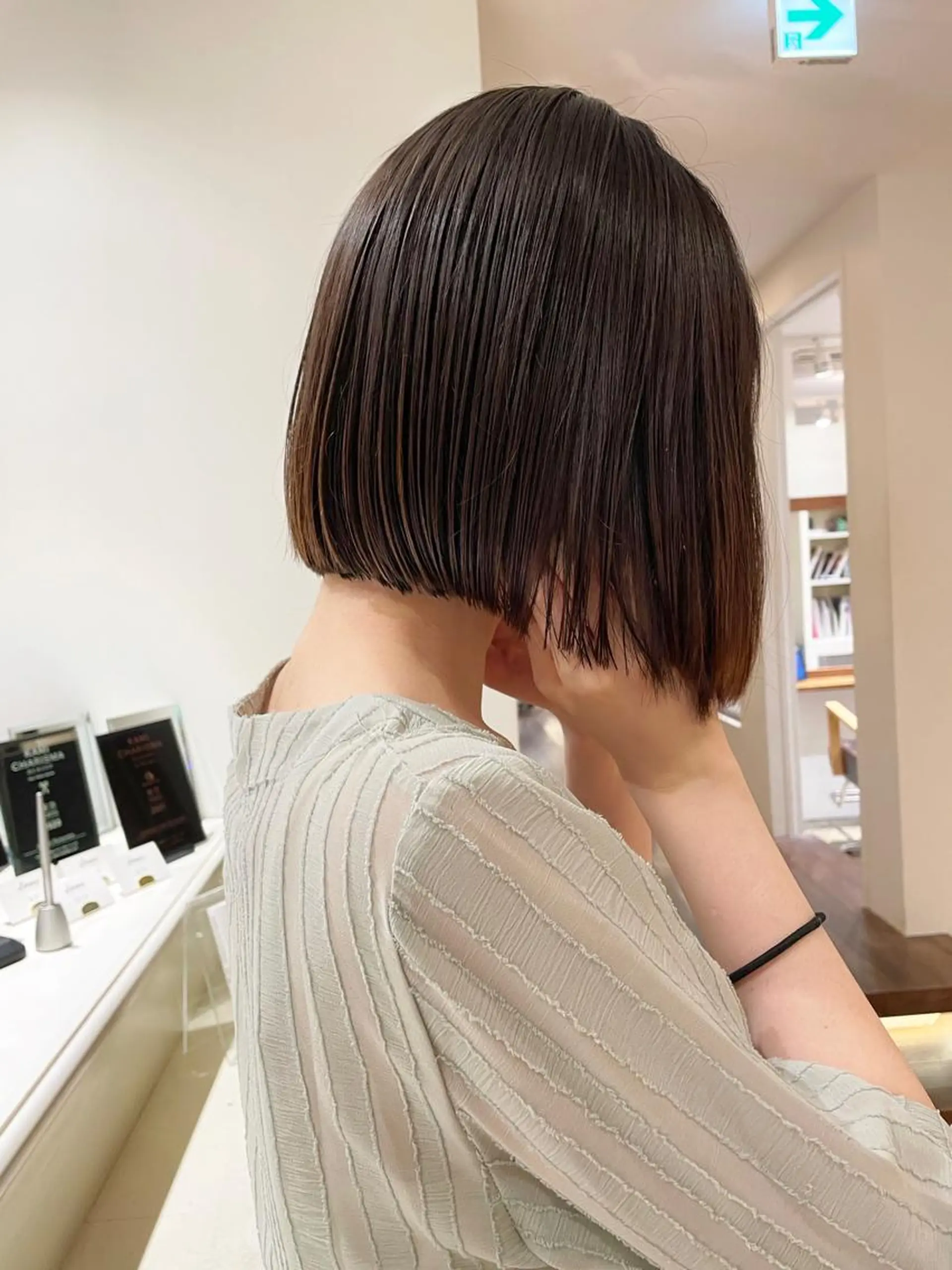 ショート カラー 切りっぱなしボブ グレージュ オリーブグレージュ オリーブグレー ボブ カット ヘアカラー トリートメント ボブ/レイヤー/ケア パーマ/リュウタのヘアスタイル