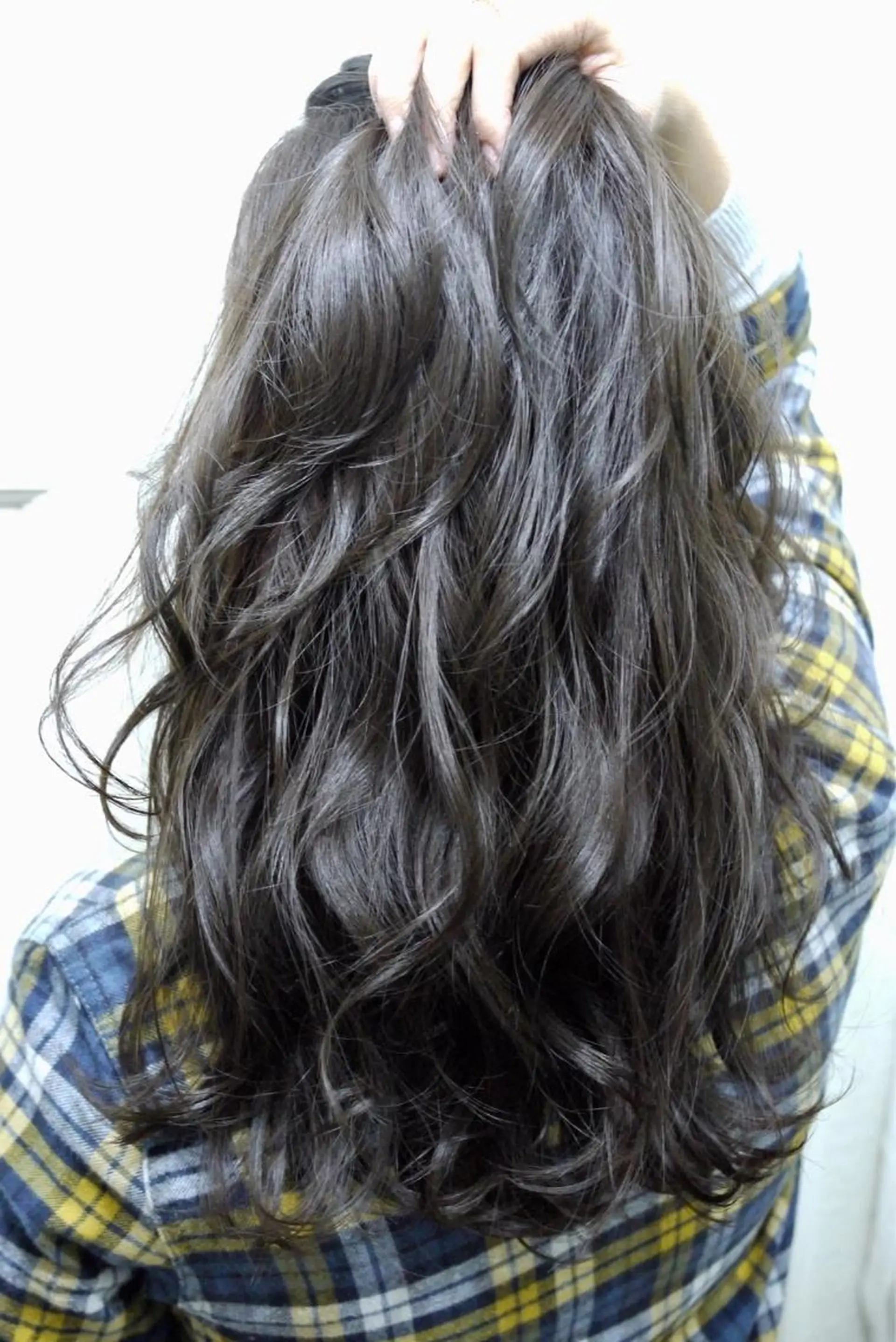 ミディアム セミロング ロング カラー ブリーチ ブルーカラー ブルージュ ブリーチなしカラー 若杉 諒のヘアスタイル