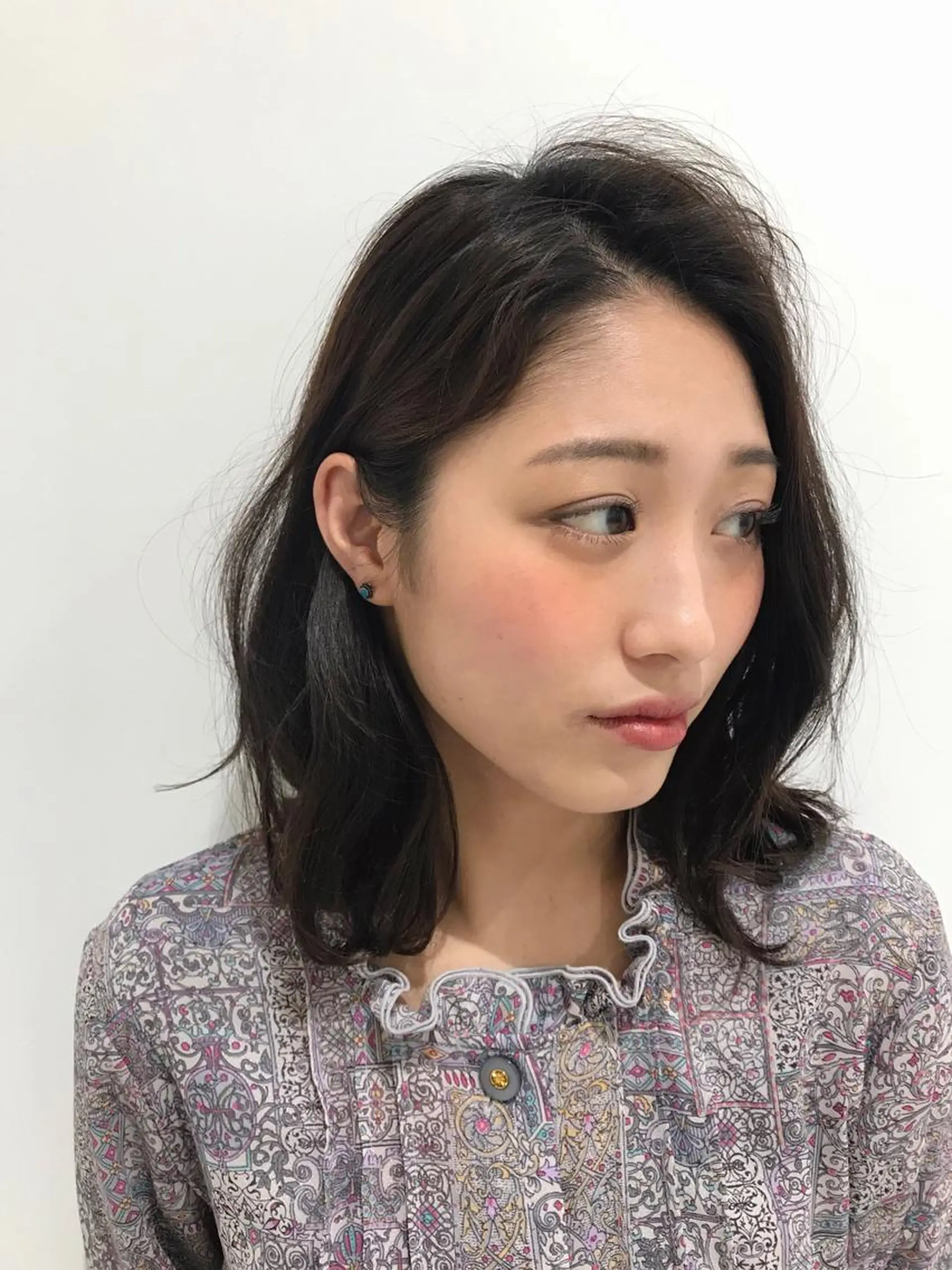 ミディアム 外ハネヘア ヒラヤマ ユウスケのヘアスタイル