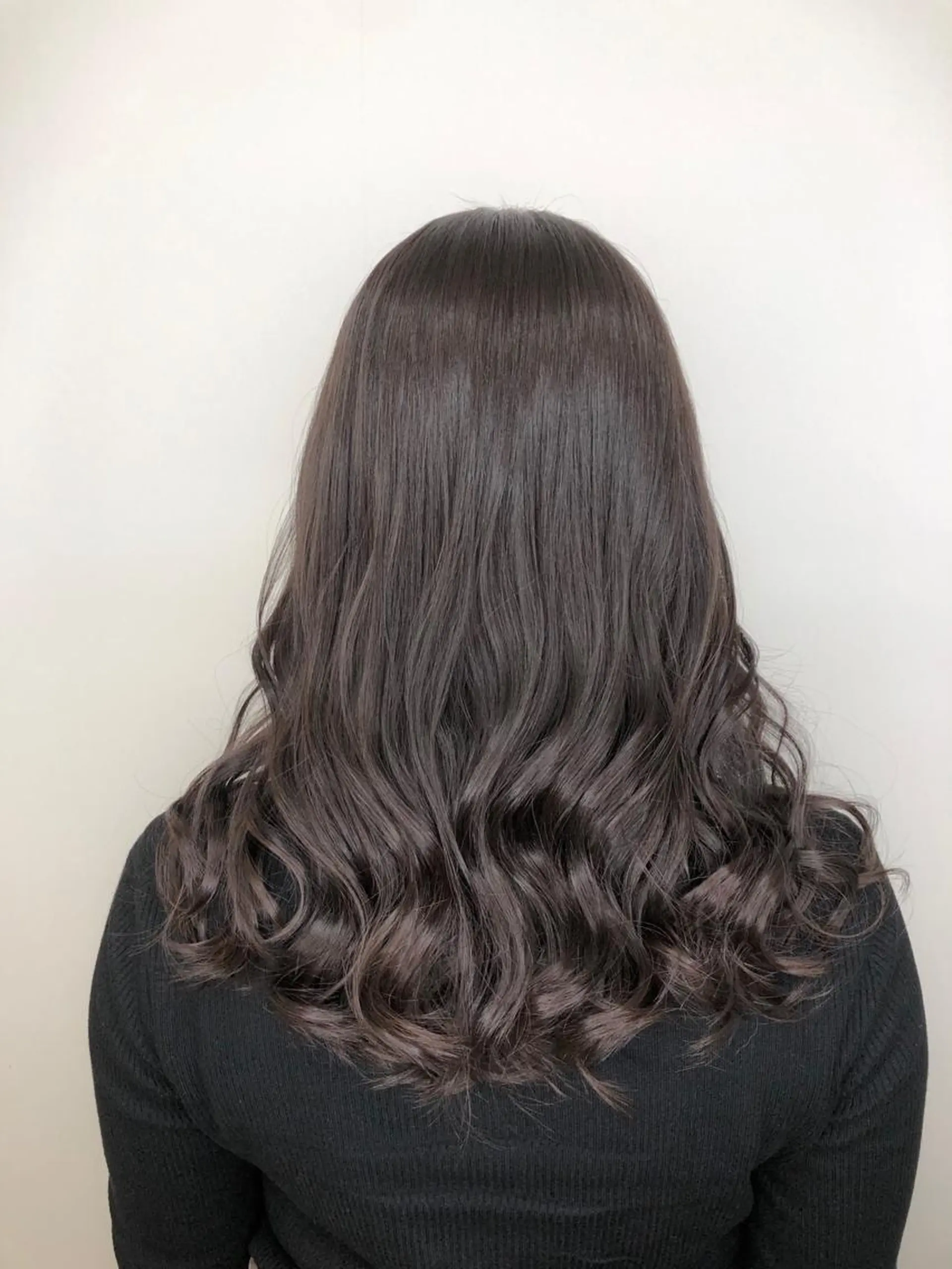 セミロング カラー エドルカラー グレージュ 【透明感、艶髪】西村 有司のヘアスタイル