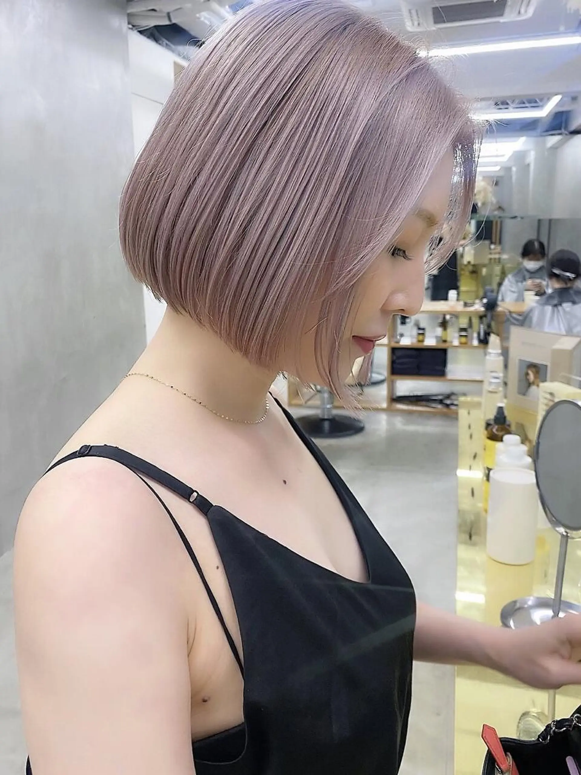 ショート カラー バレイヤージュ ブリーチ ケアブリーチ デザインカラー ダブルカラー スパイラルパーマ 🌐hina⭐️のヘアスタイル