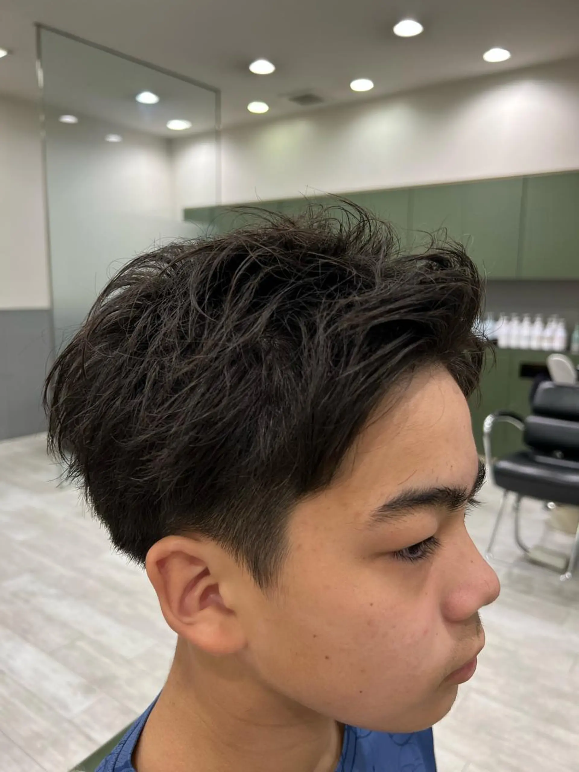 メンズ 御前  朋也 レイヤー透明感カラーのヘアスタイル