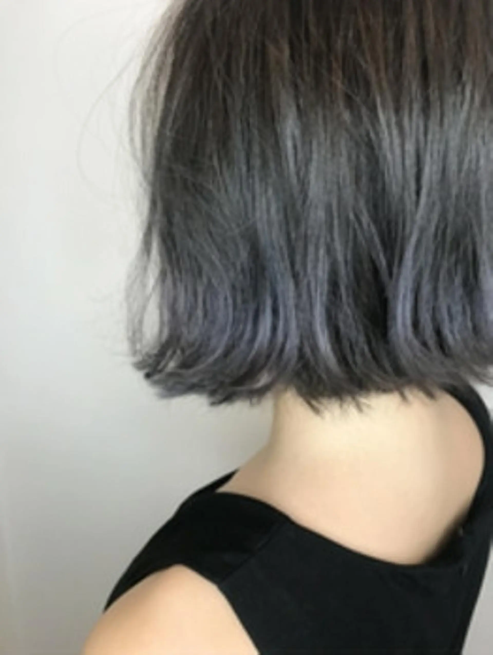 ミディアム 冨岡 千尋のヘアスタイル