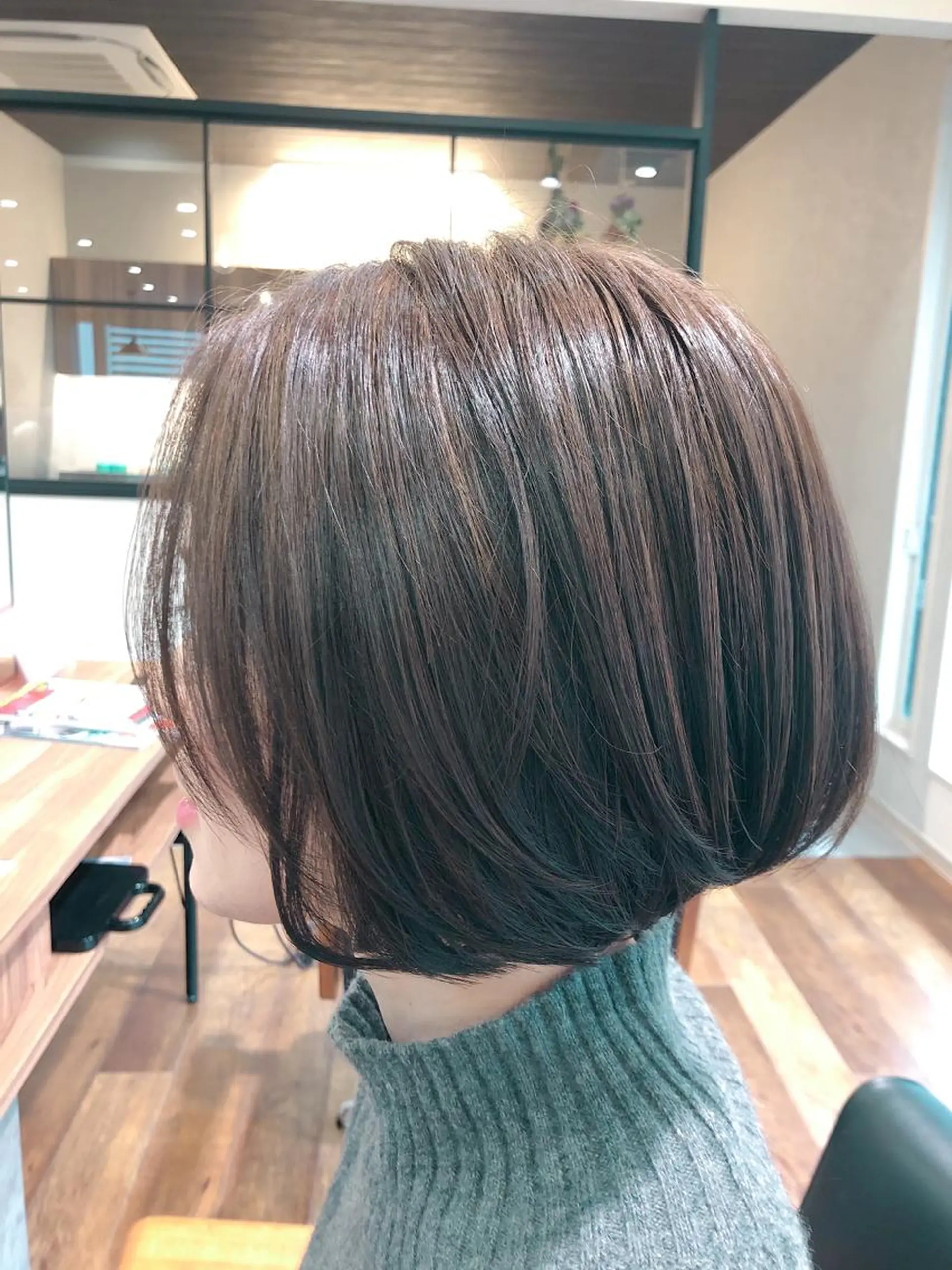ショート カラー 大川 優佳のヘアスタイル
