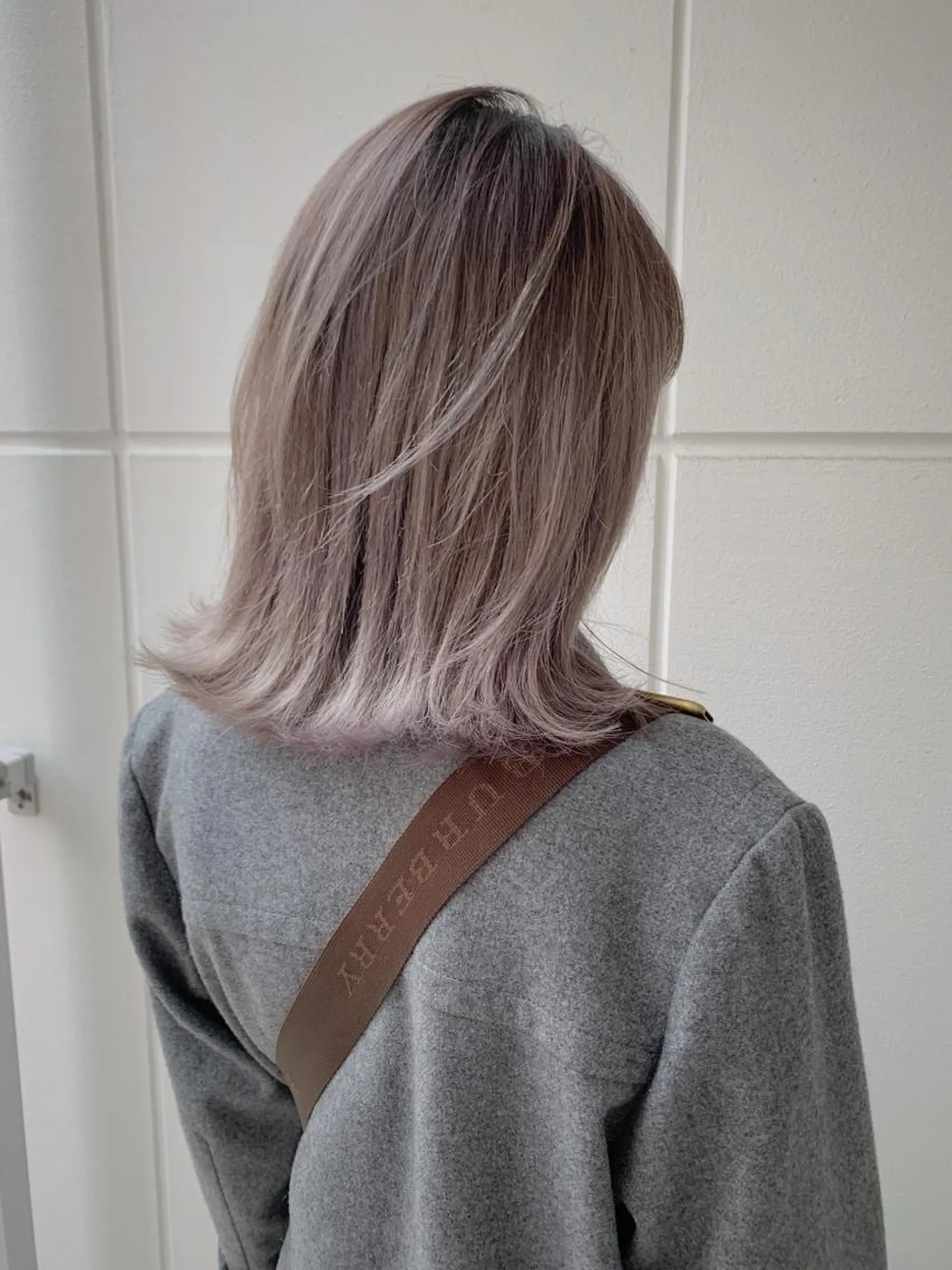 ミディアム カラー ヘアアレンジ ブロンド ホワイトブロンド BANK'S hair所属・縮毛矯正 髪質改善寺坂雄飛💐のヘアスタイル