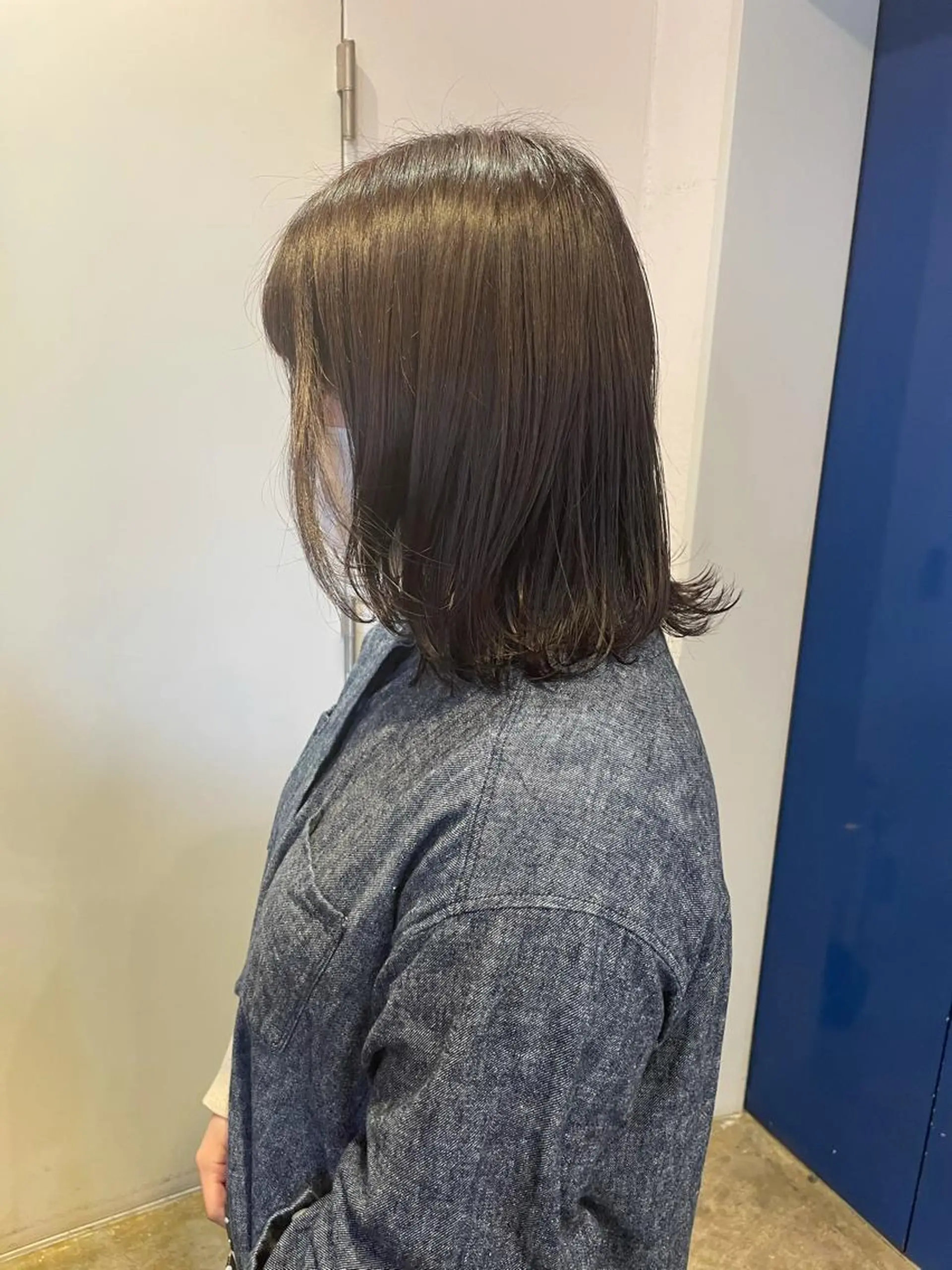 ミディアム カラー カット ヘアカラー トリートメント MIOベージュカラー 柔らかいカラーのヘアスタイル