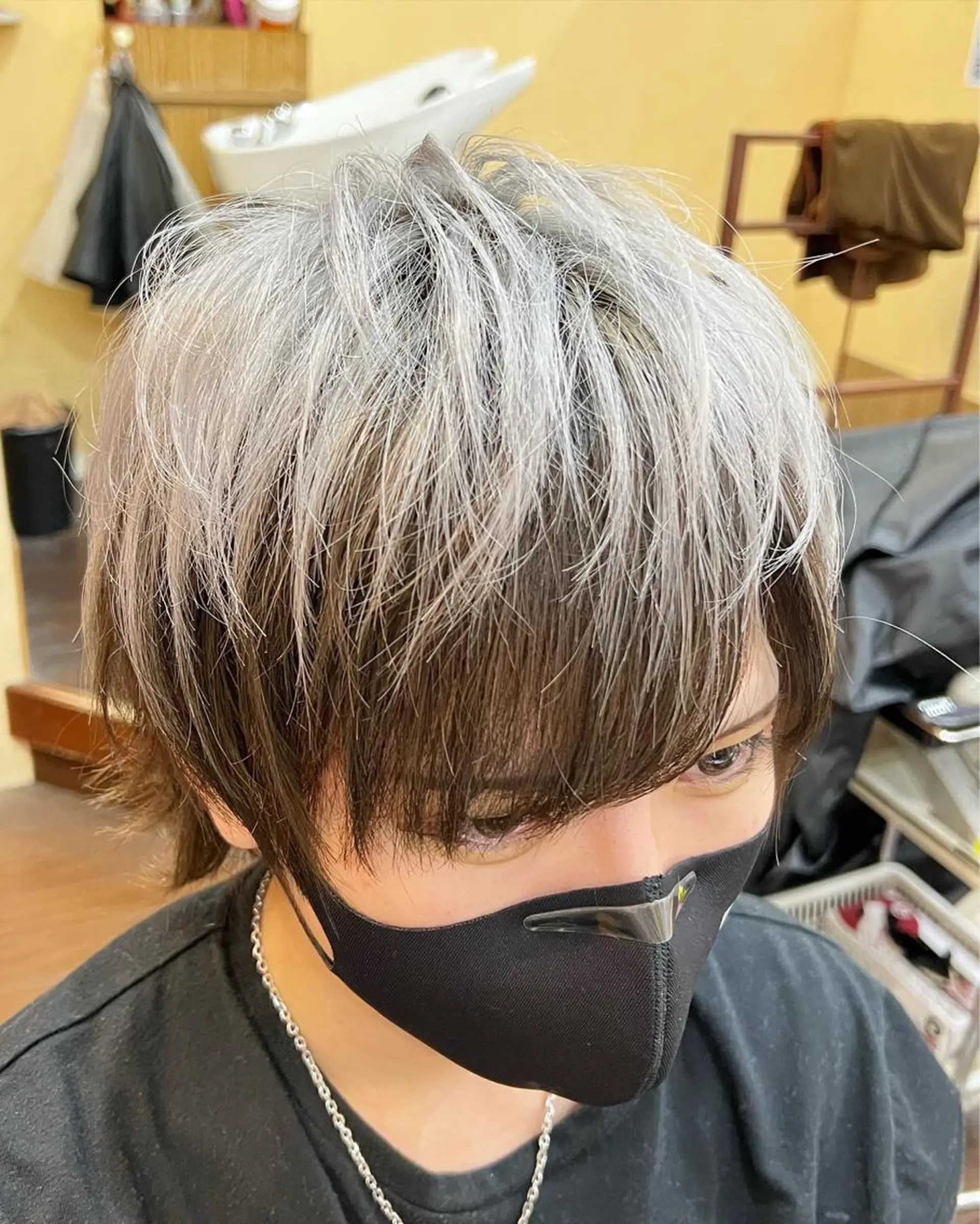 ショート カラー シルバー ホワイトシルバー カット ヘアカラー まさき✂︎ブリーチ／ デザインカラーのヘアスタイル