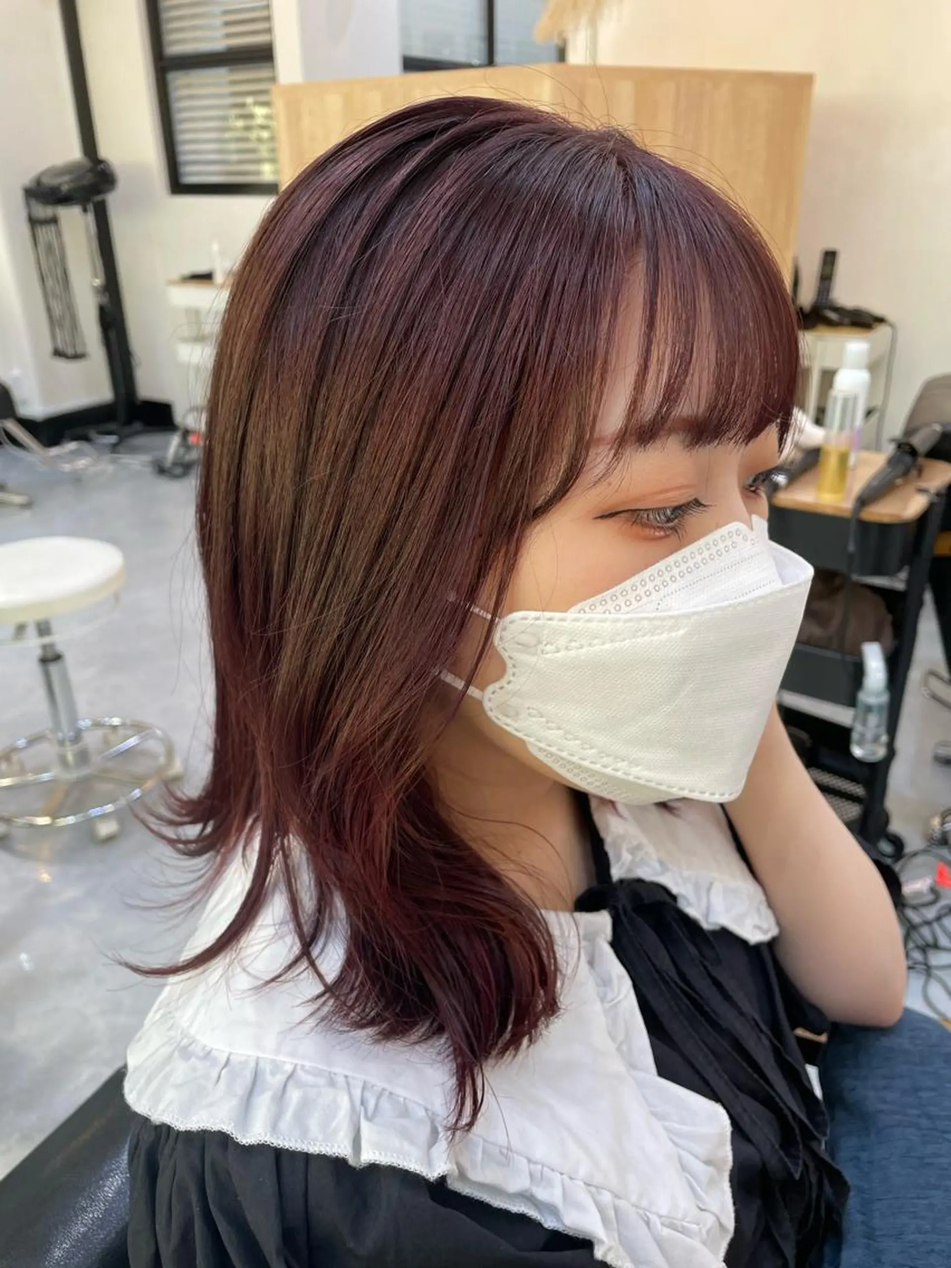 ミディアム カラー 高梨 菜々のヘアスタイル