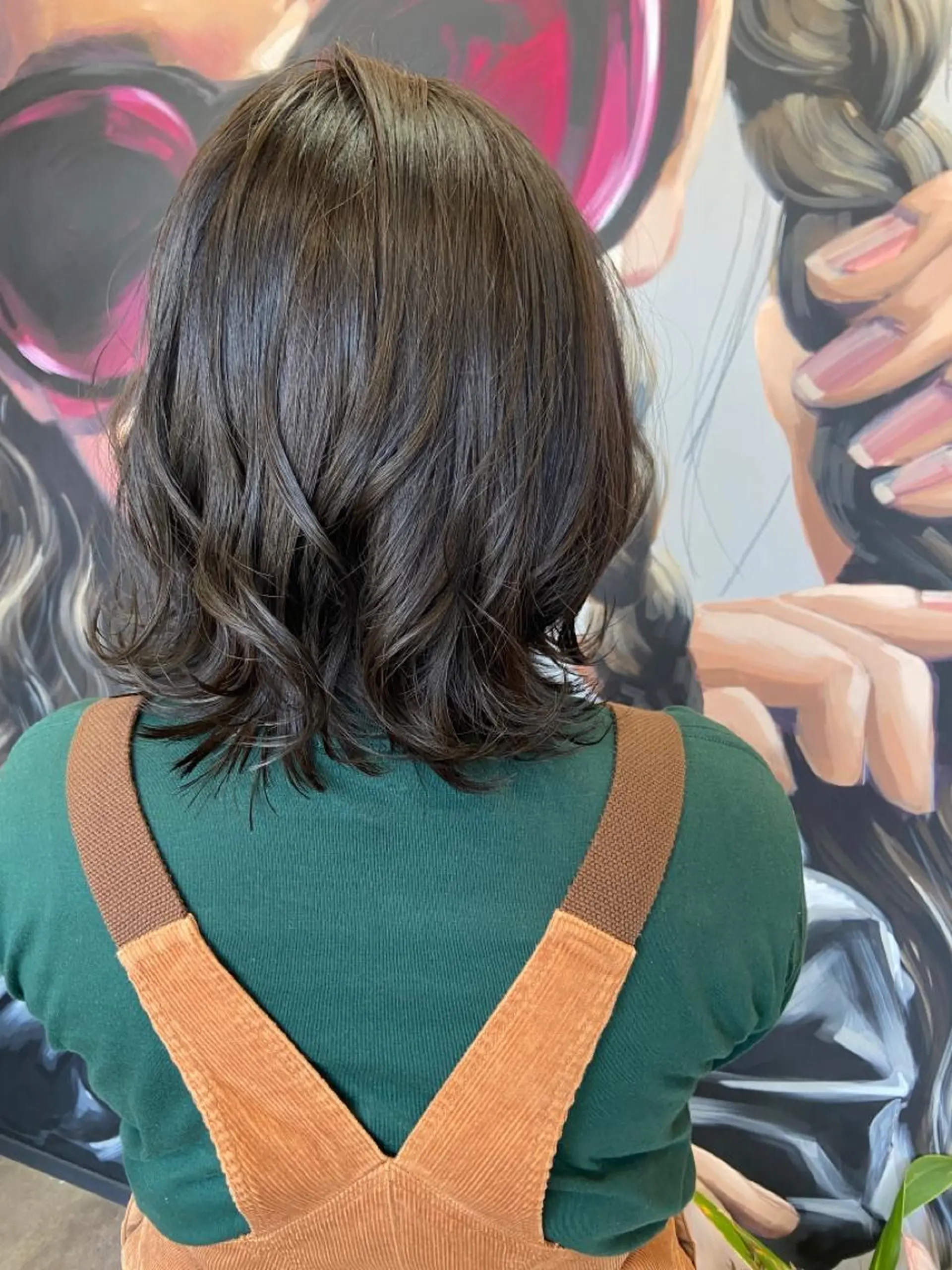 ミディアム カラー パーマ ヘアアレンジ メンズ キッズ ネイル マツエク・マツパ アイブロウ アッシュ ベージュカラー 透明感カラー ミルクティーベージュ 眉カラー 久木原 ゆりのヘアスタイル